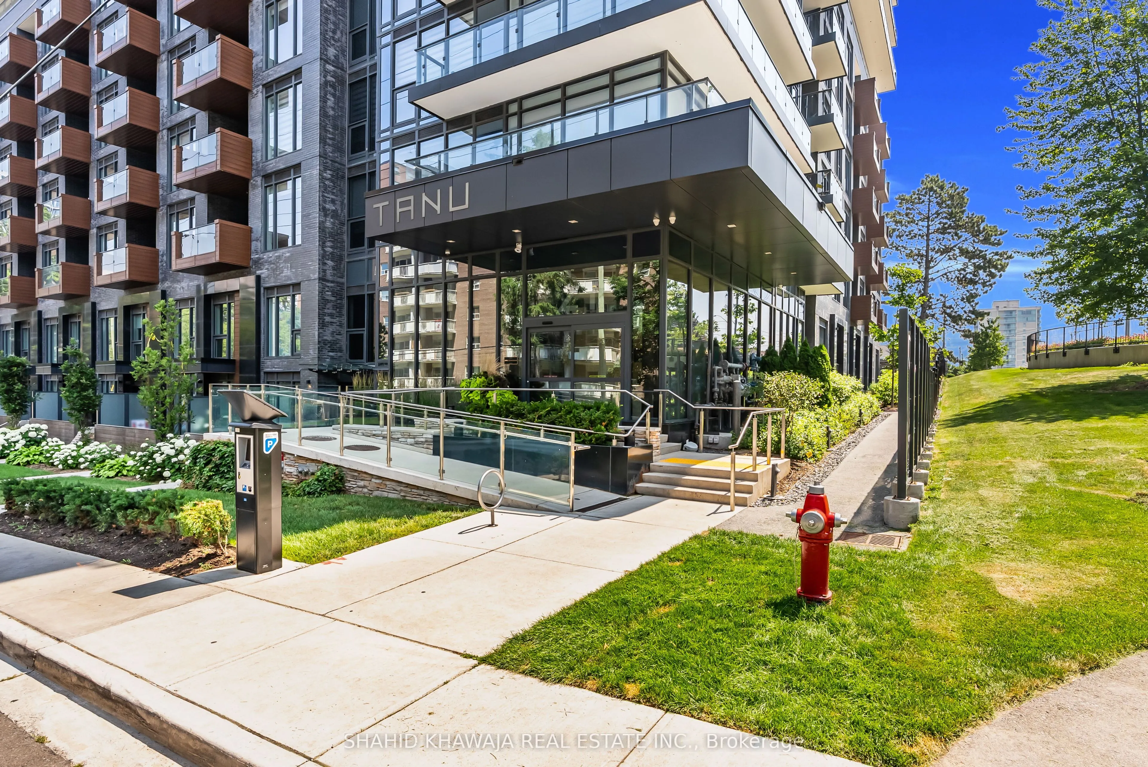 21 Park Street E, #1508