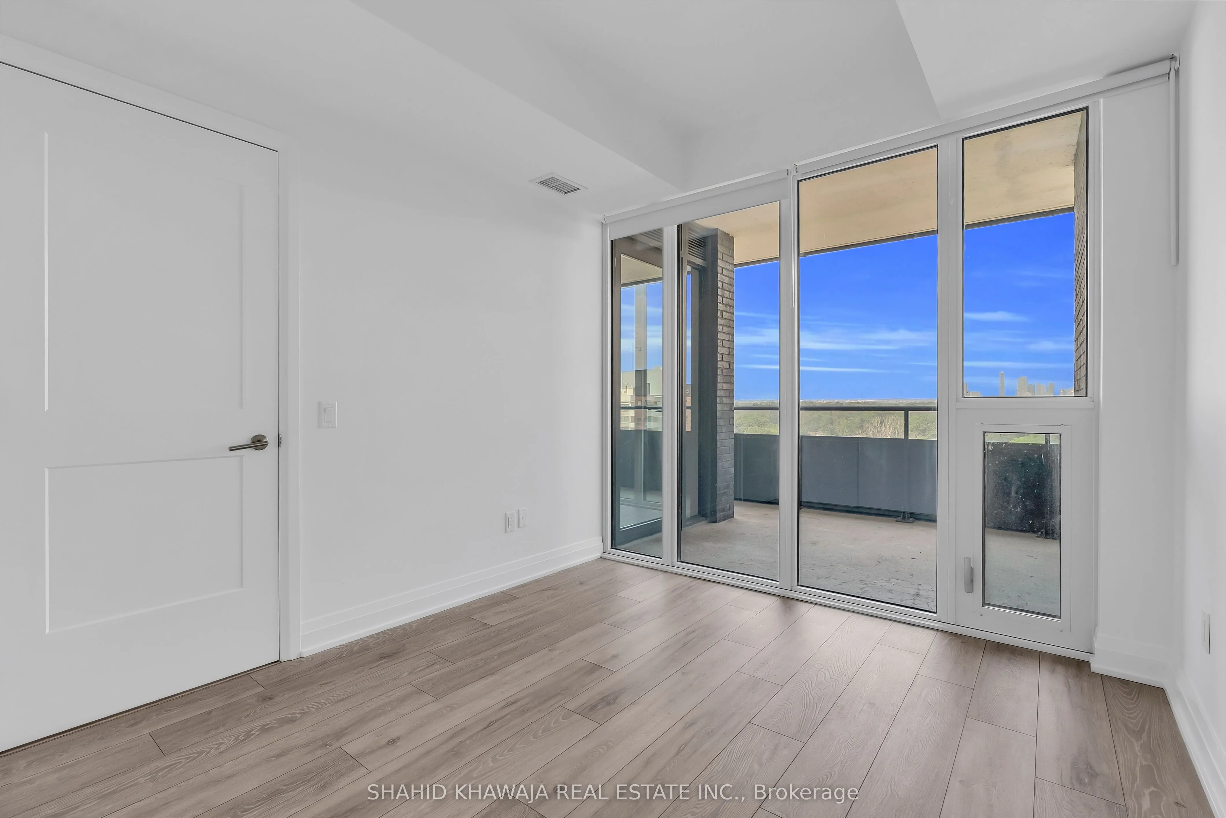 21 Park Street E, #1508