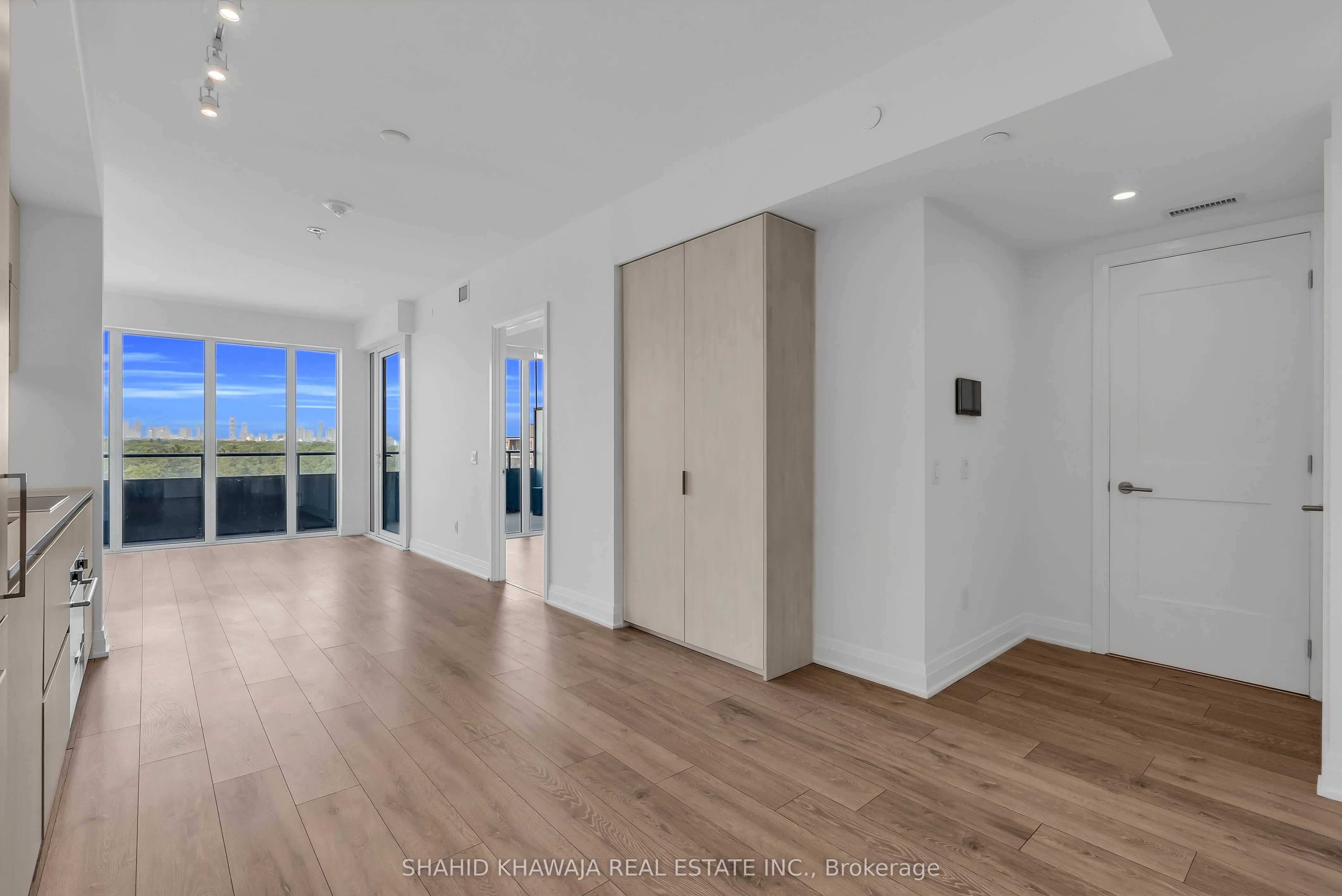 21 Park Street E, #1508