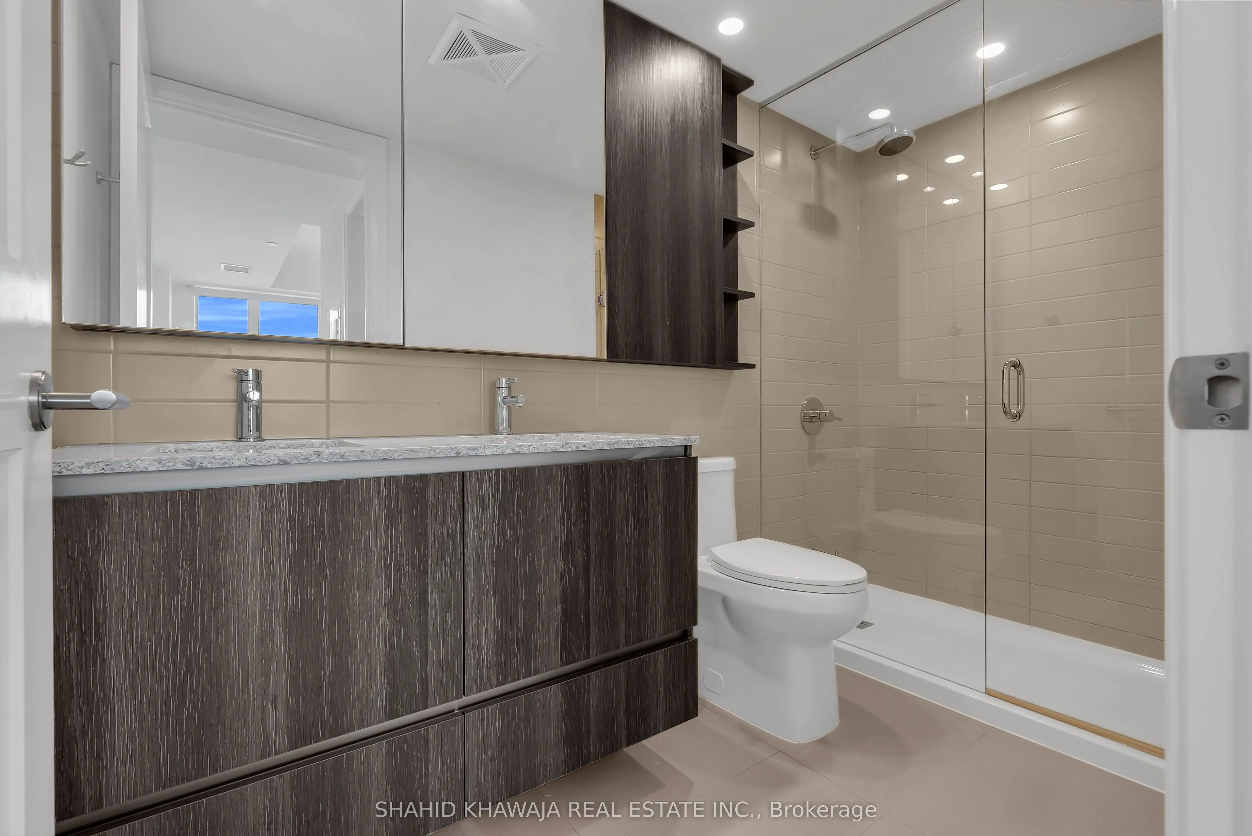 21 Park Street E, #1508