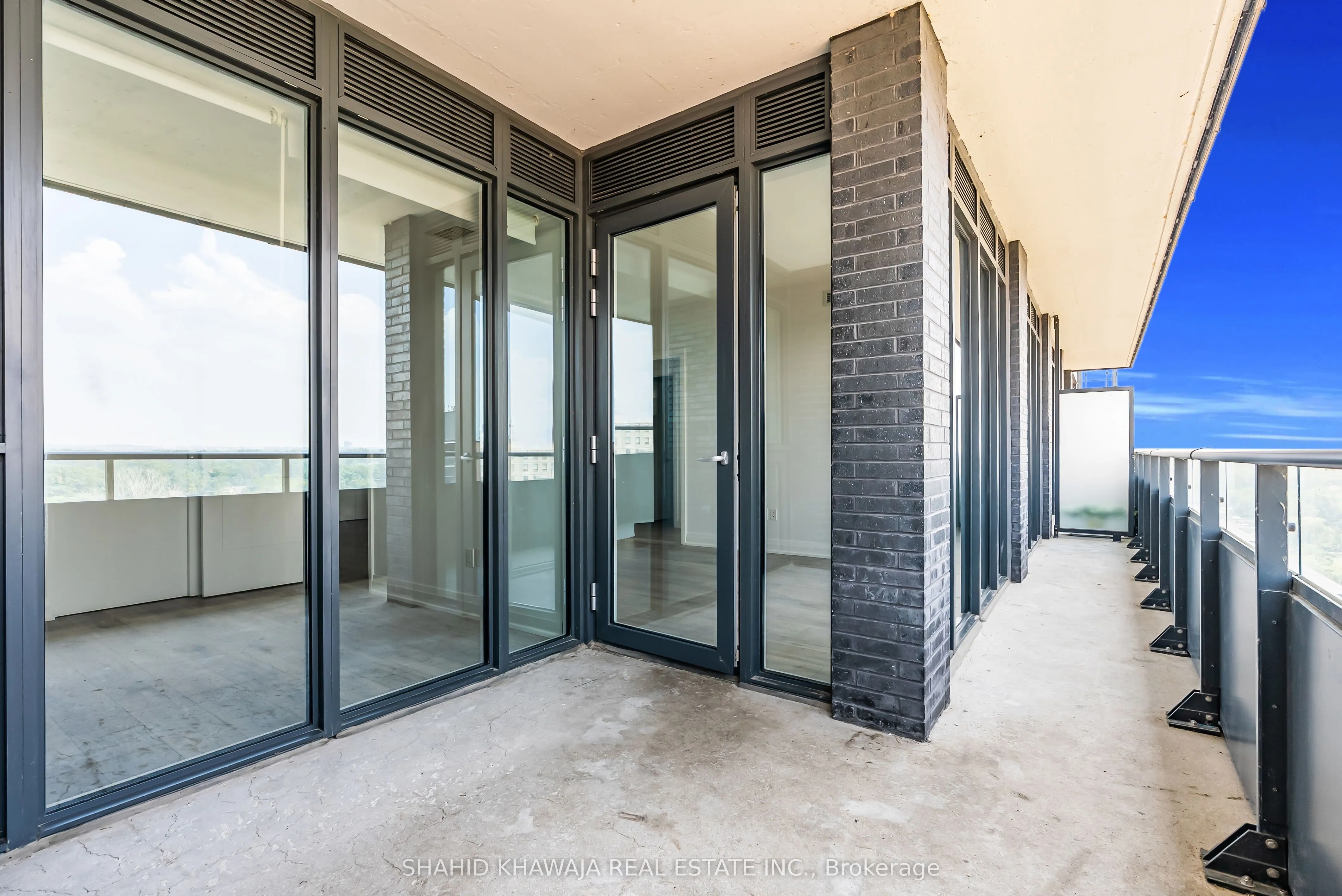 21 Park Street E, #1508