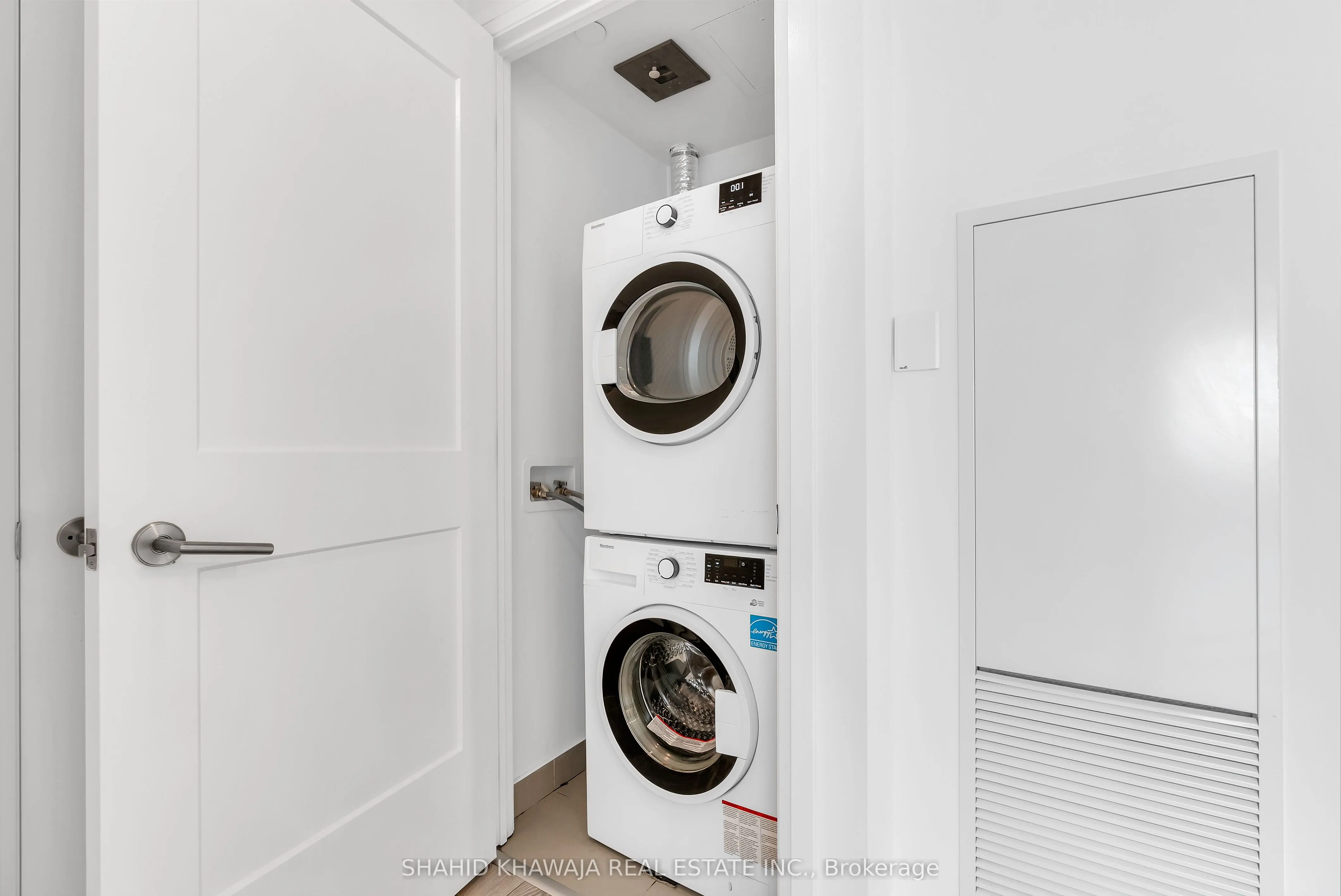 21 Park Street E, #1508