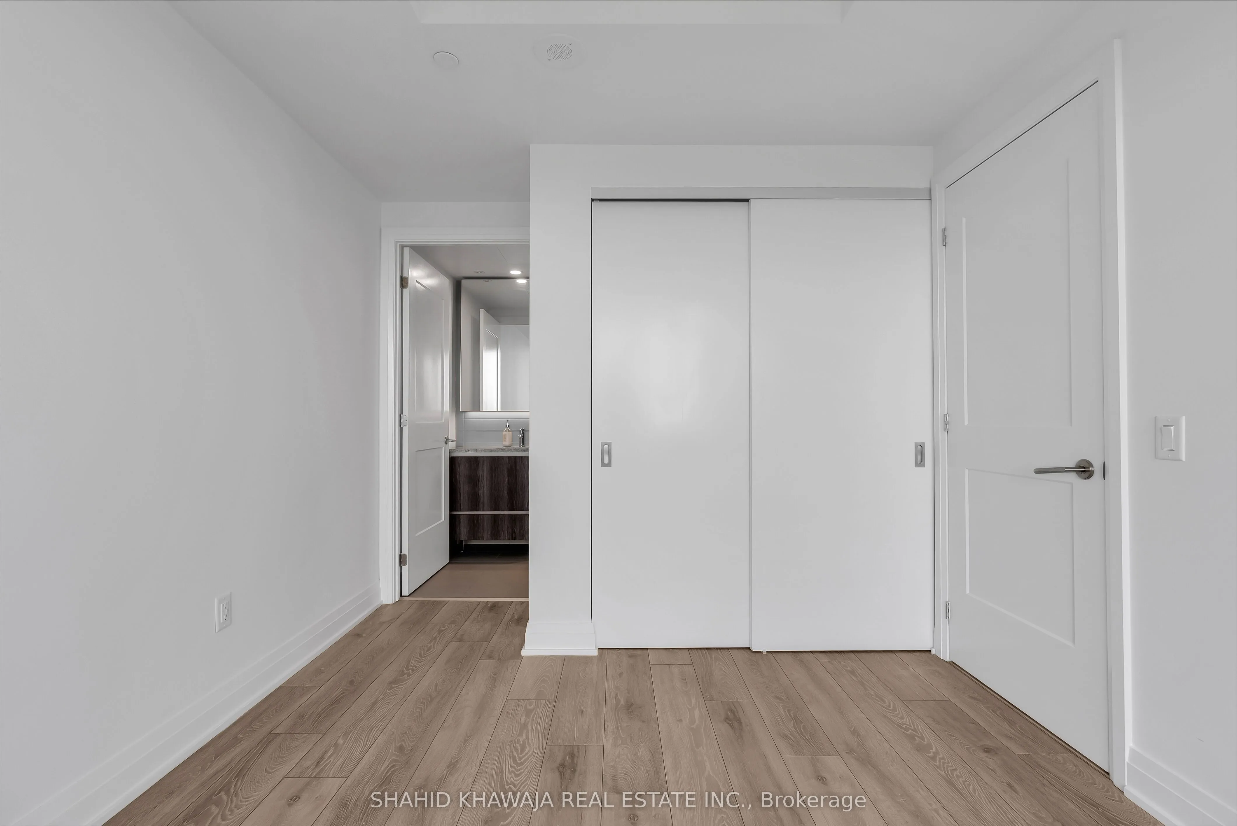21 Park Street E, #1508