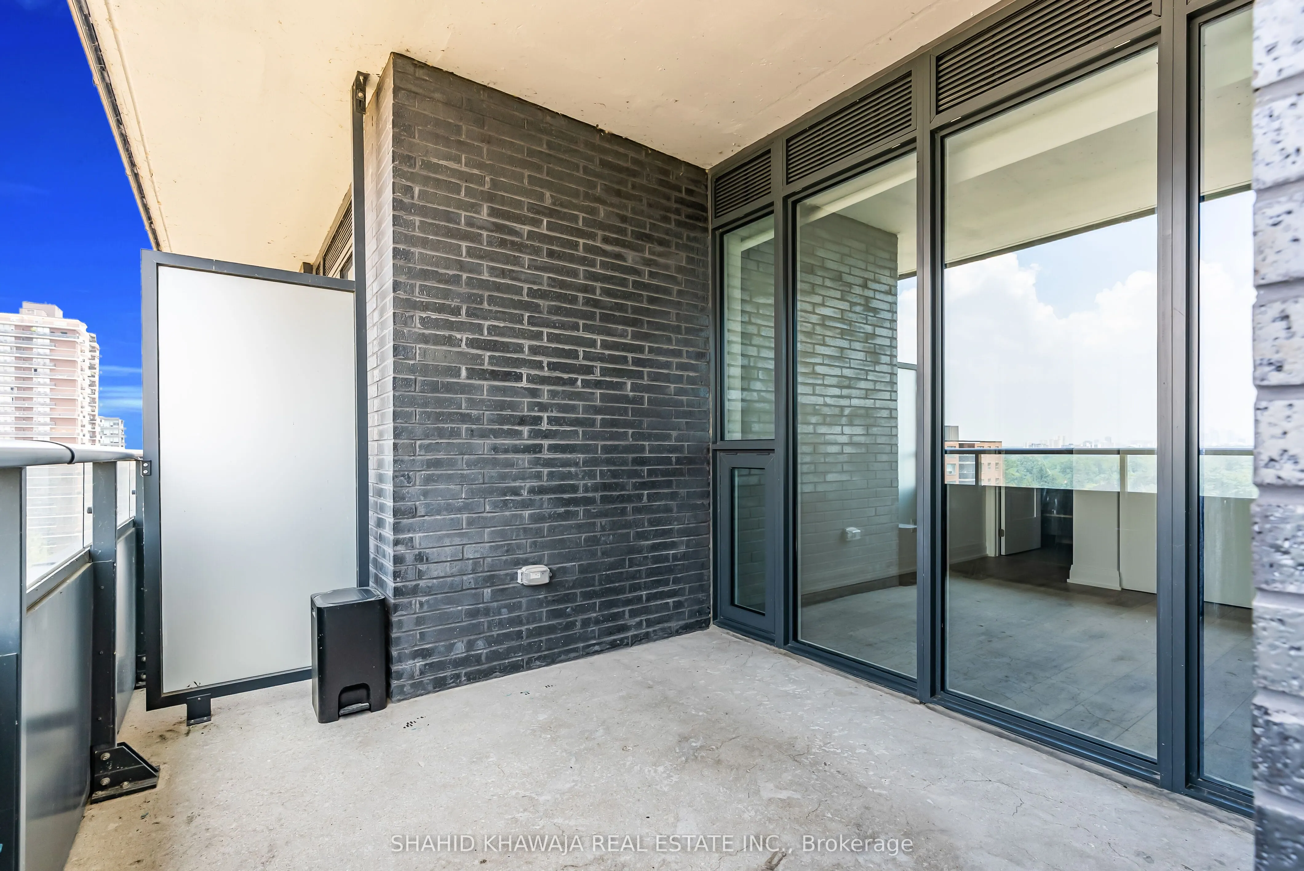 21 Park Street E, #1508