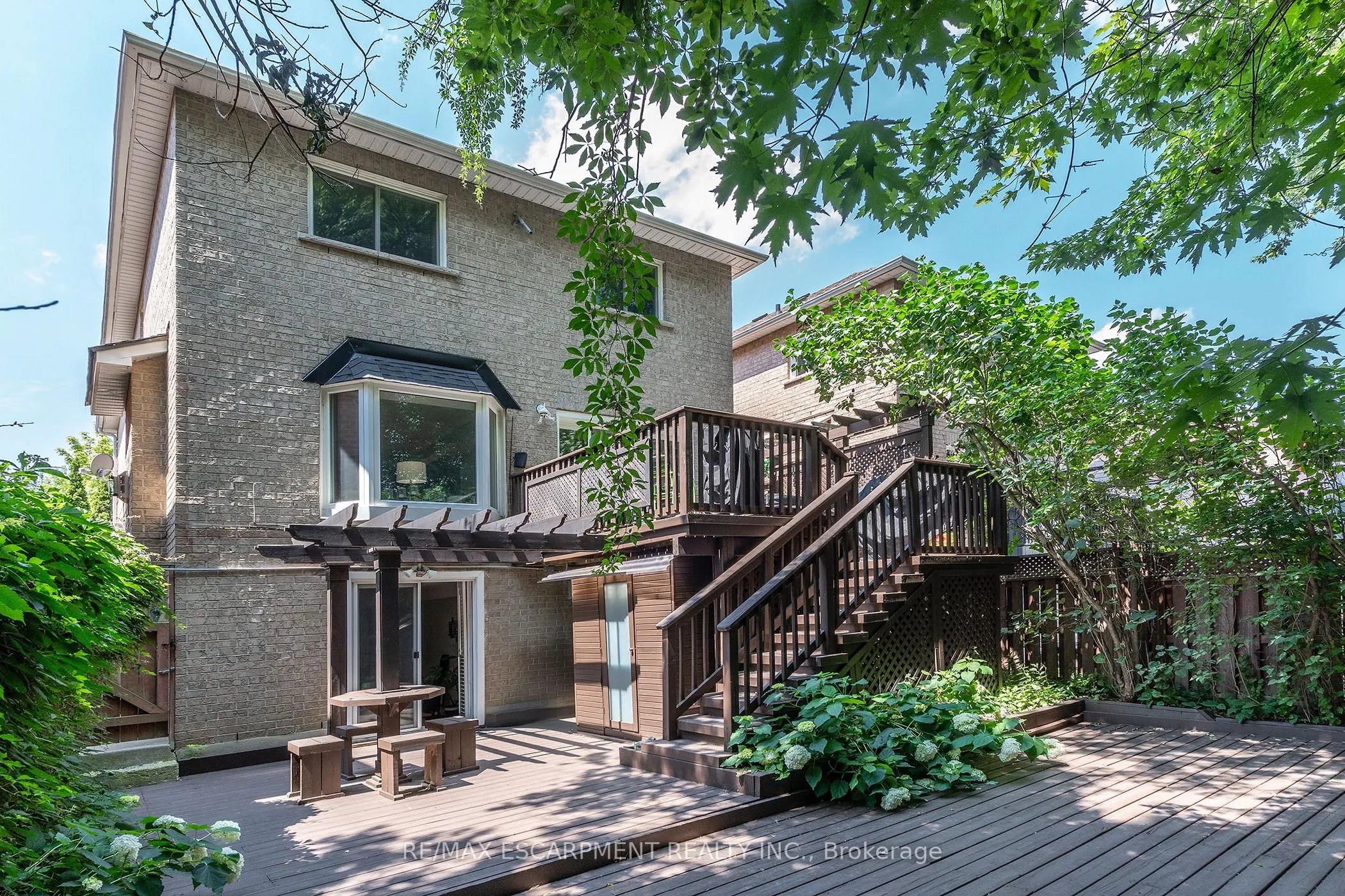 3770 Forest Bluff Crescent