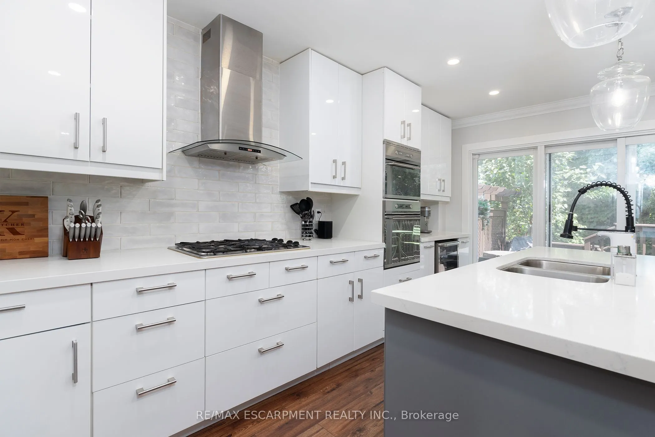 3770 Forest Bluff Crescent