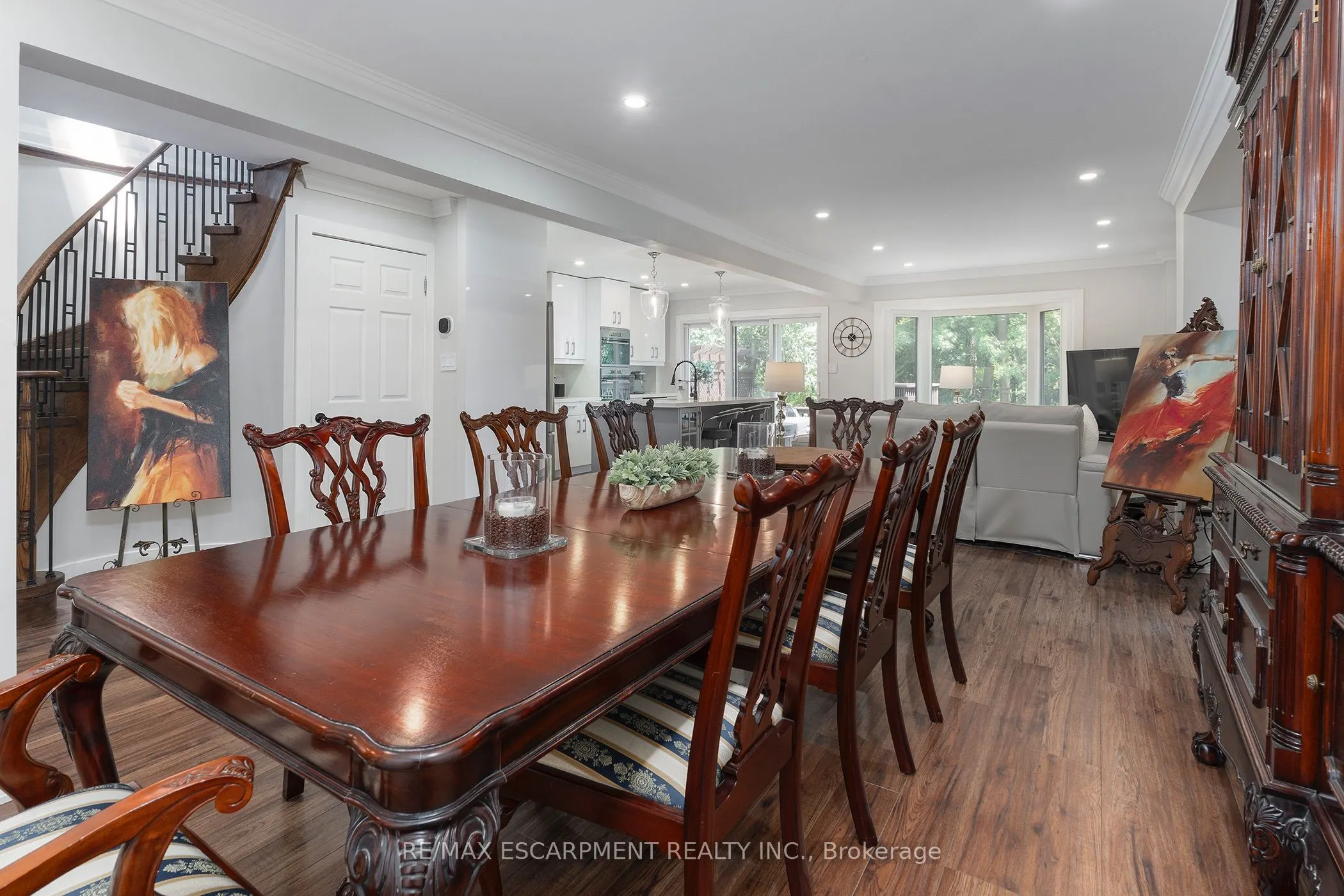 3770 Forest Bluff Crescent