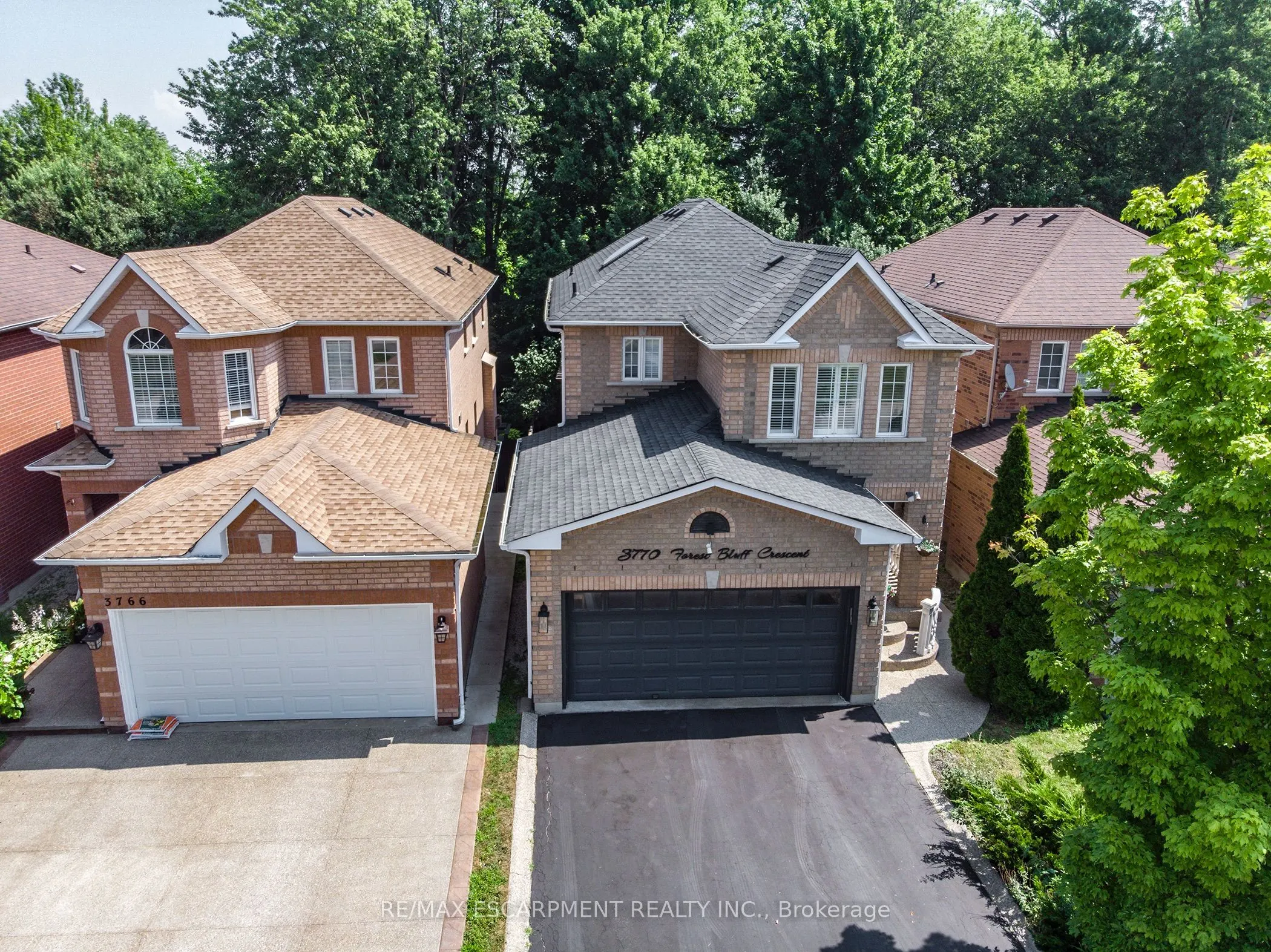 3770 Forest Bluff Crescent