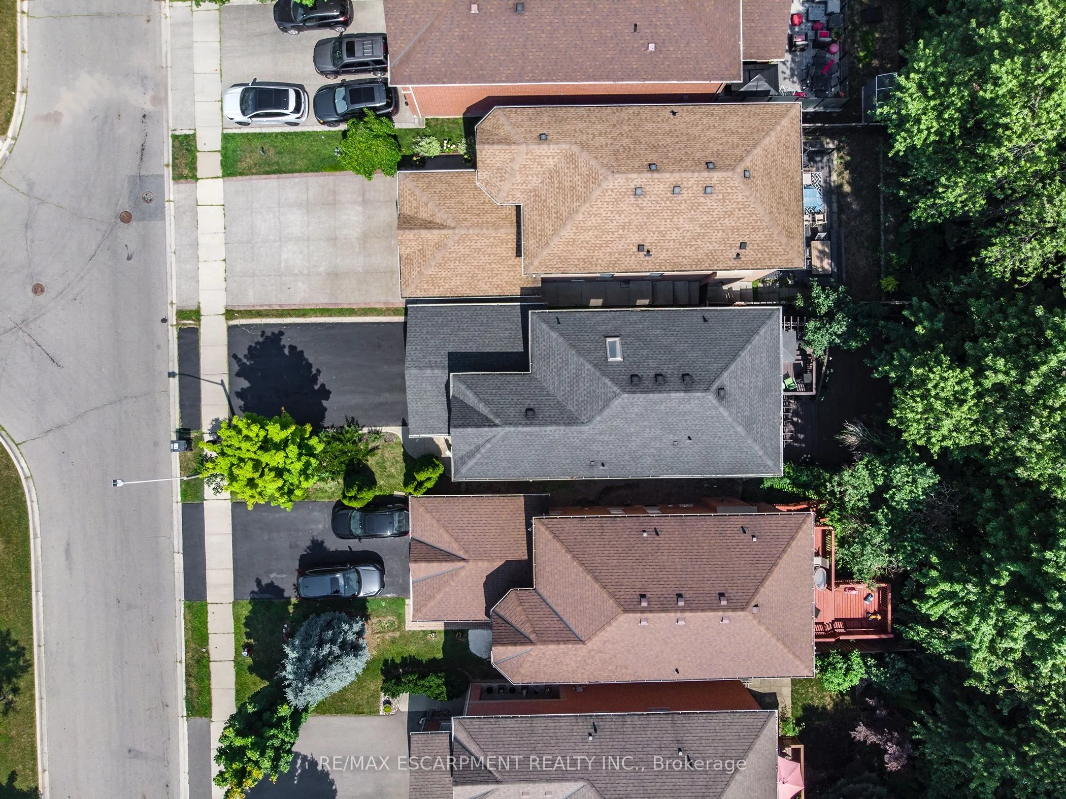 3770 Forest Bluff Crescent