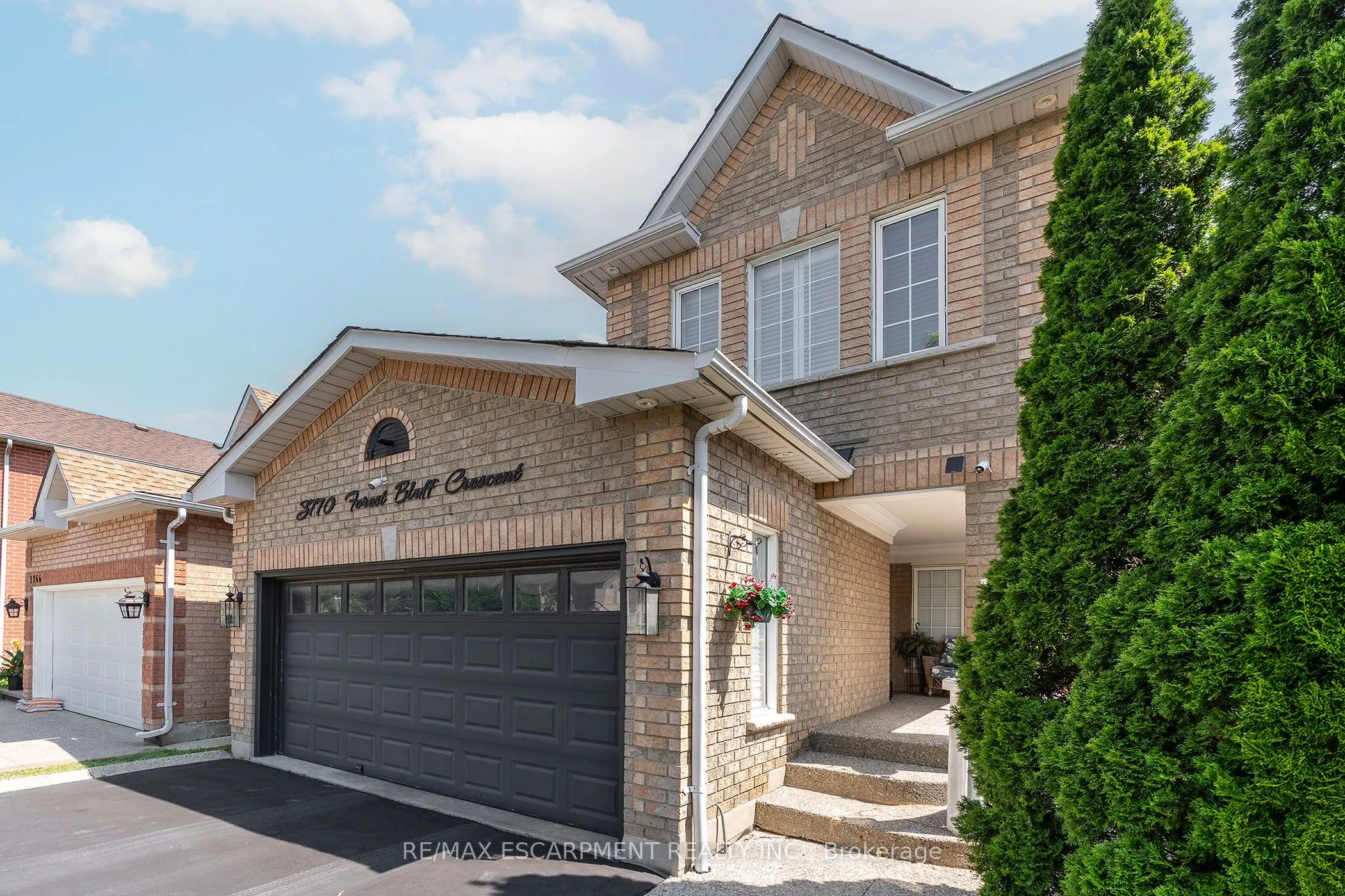 3770 Forest Bluff Crescent