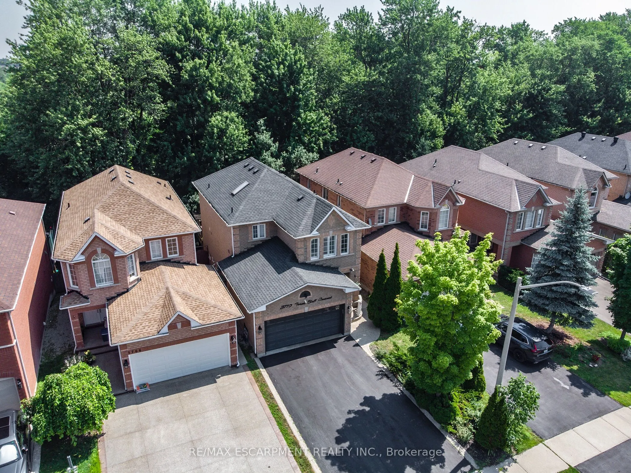 3770 Forest Bluff Crescent