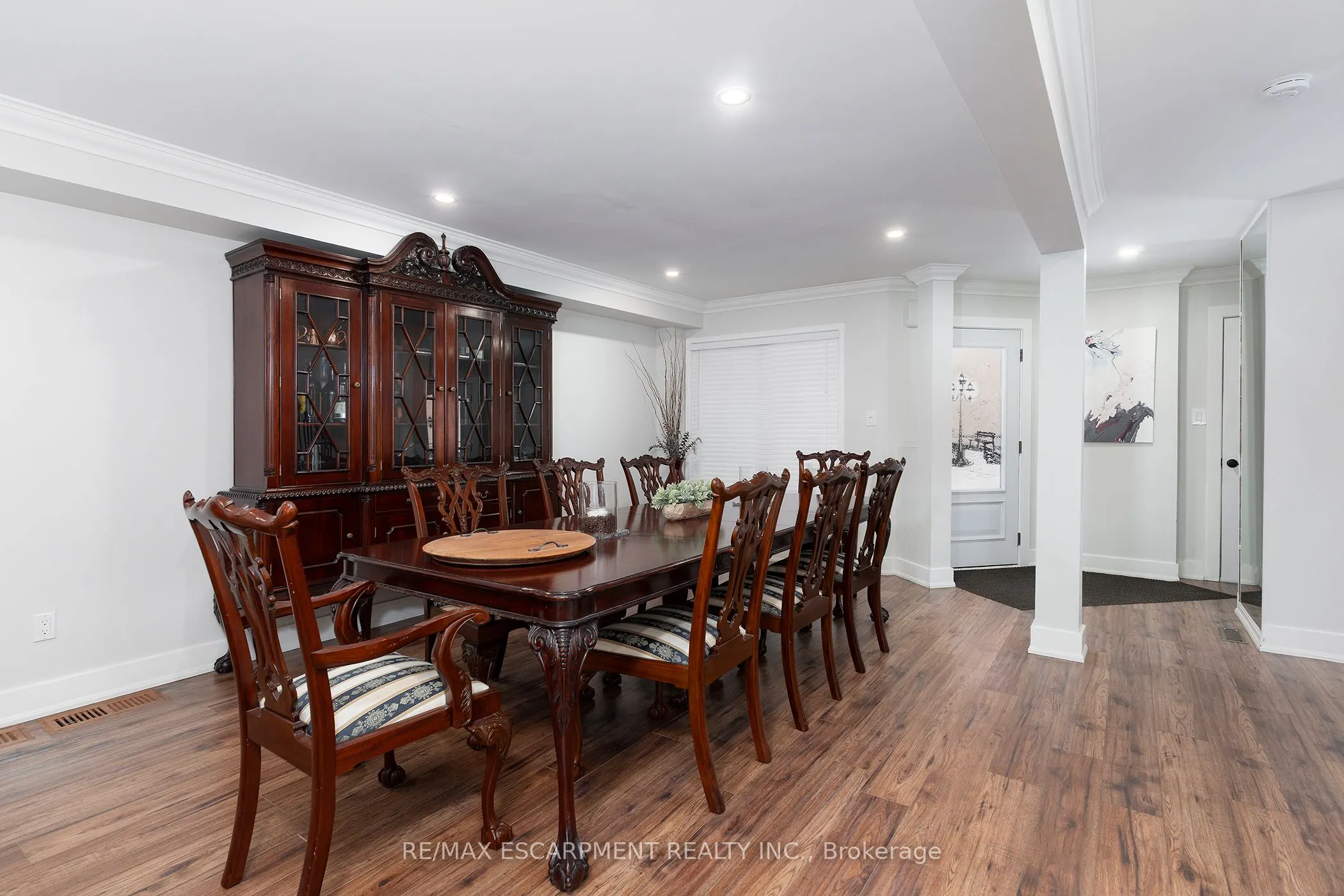3770 Forest Bluff Crescent