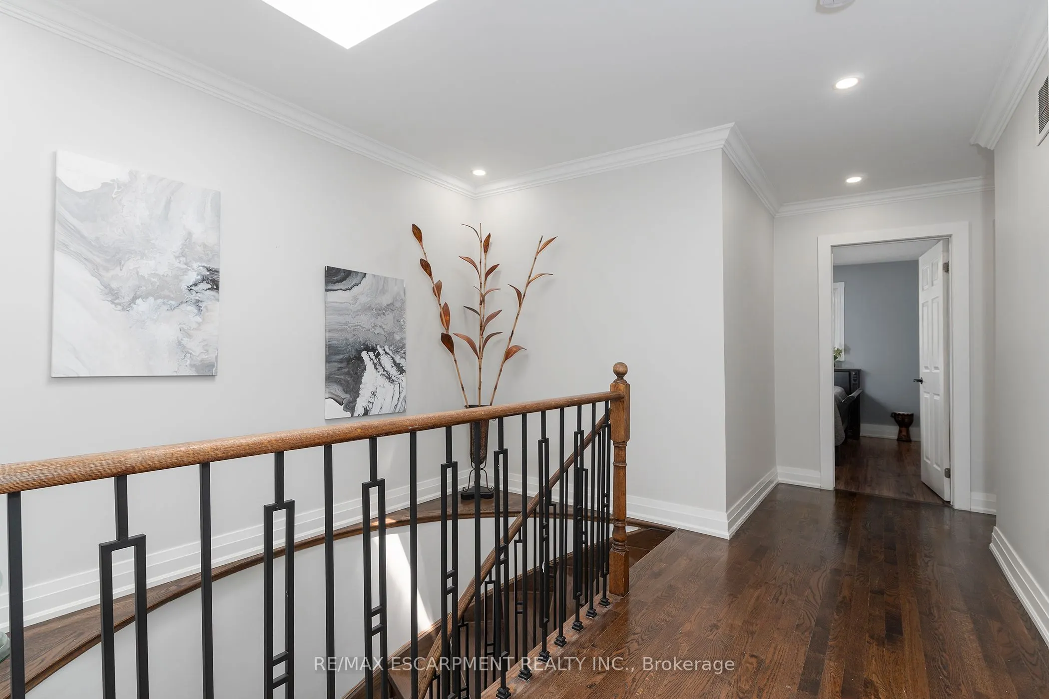 3770 Forest Bluff Crescent