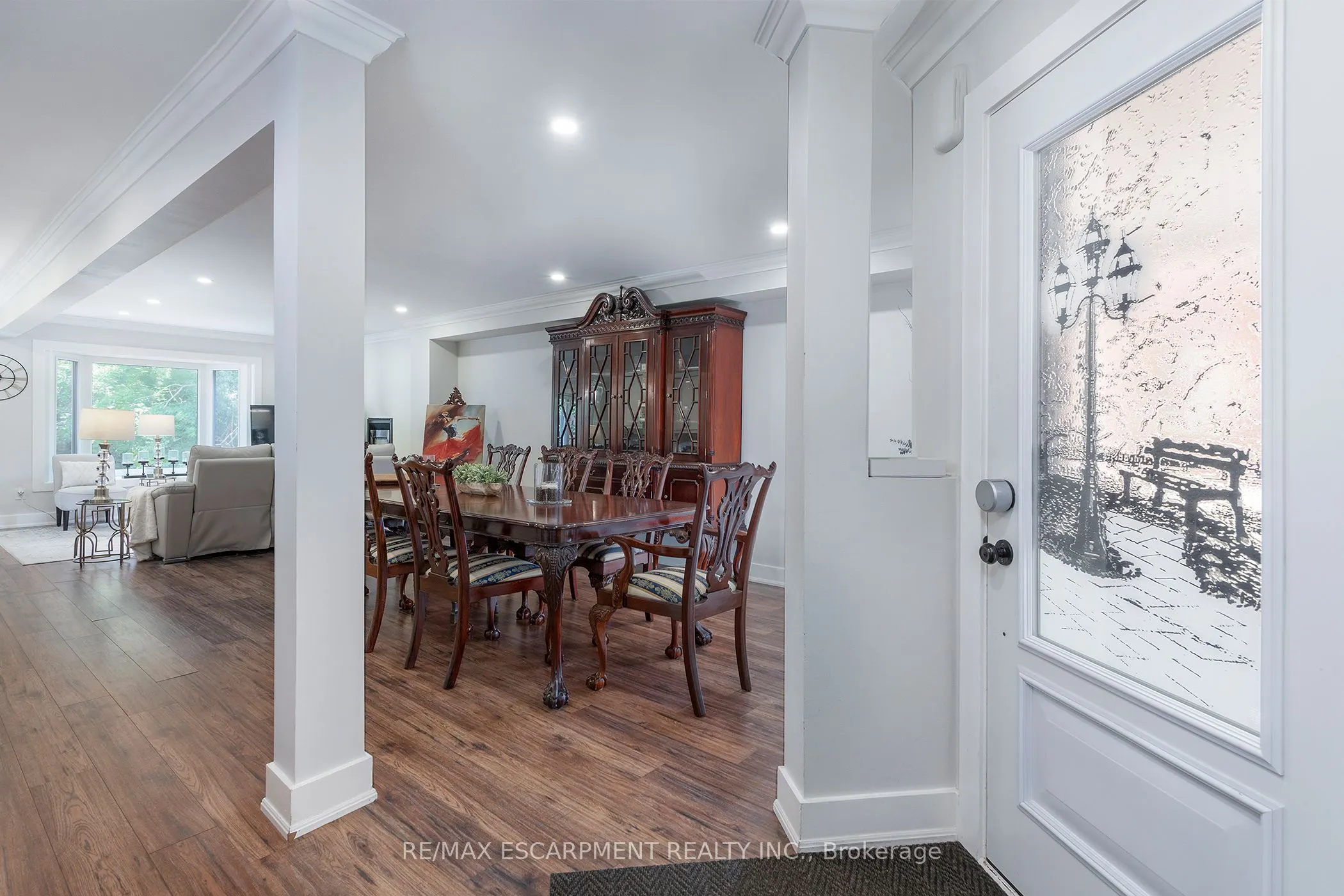 3770 Forest Bluff Crescent