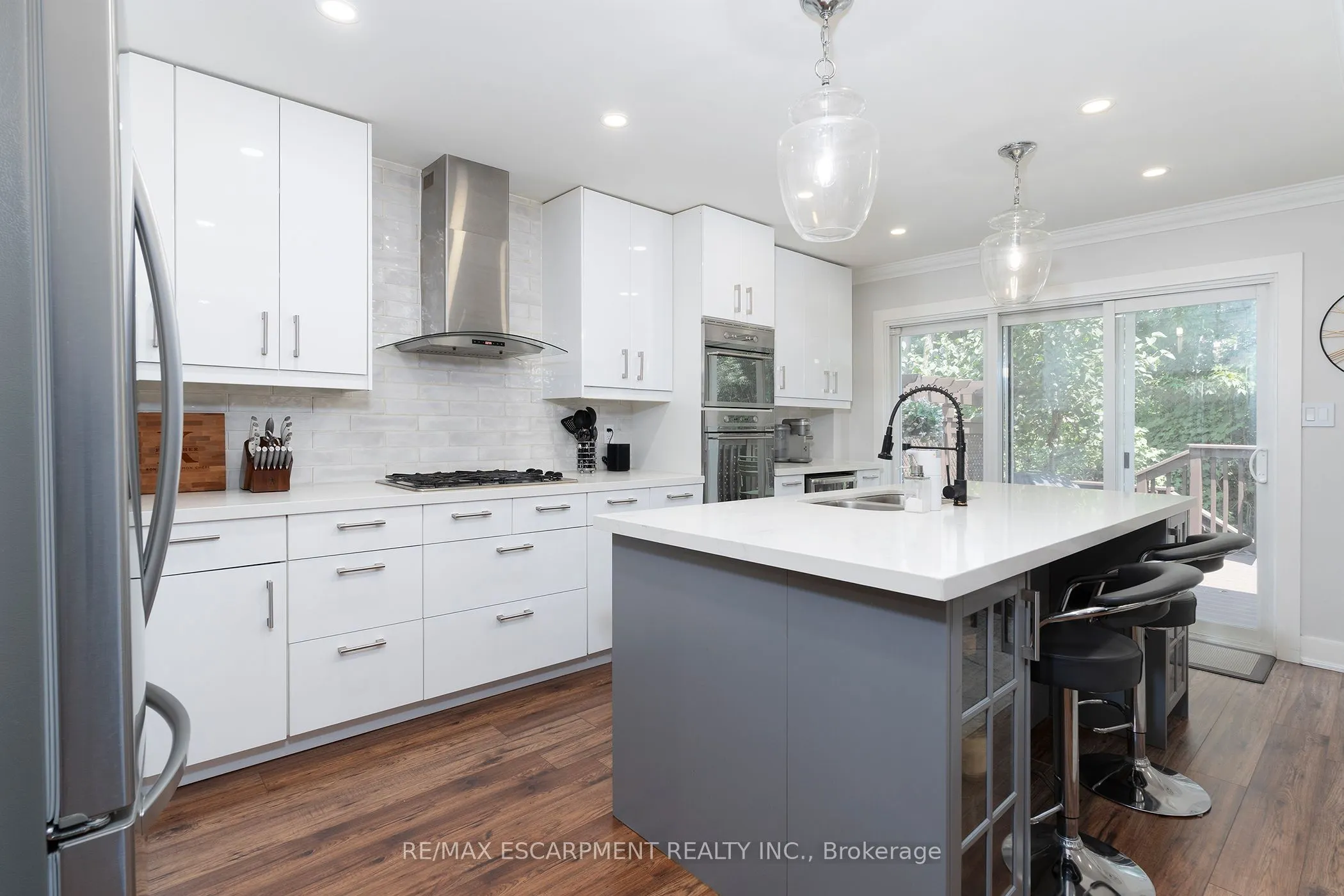 3770 Forest Bluff Crescent