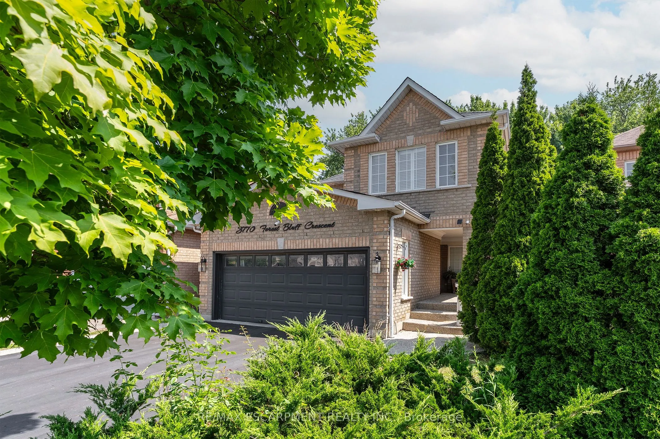 3770 Forest Bluff Crescent