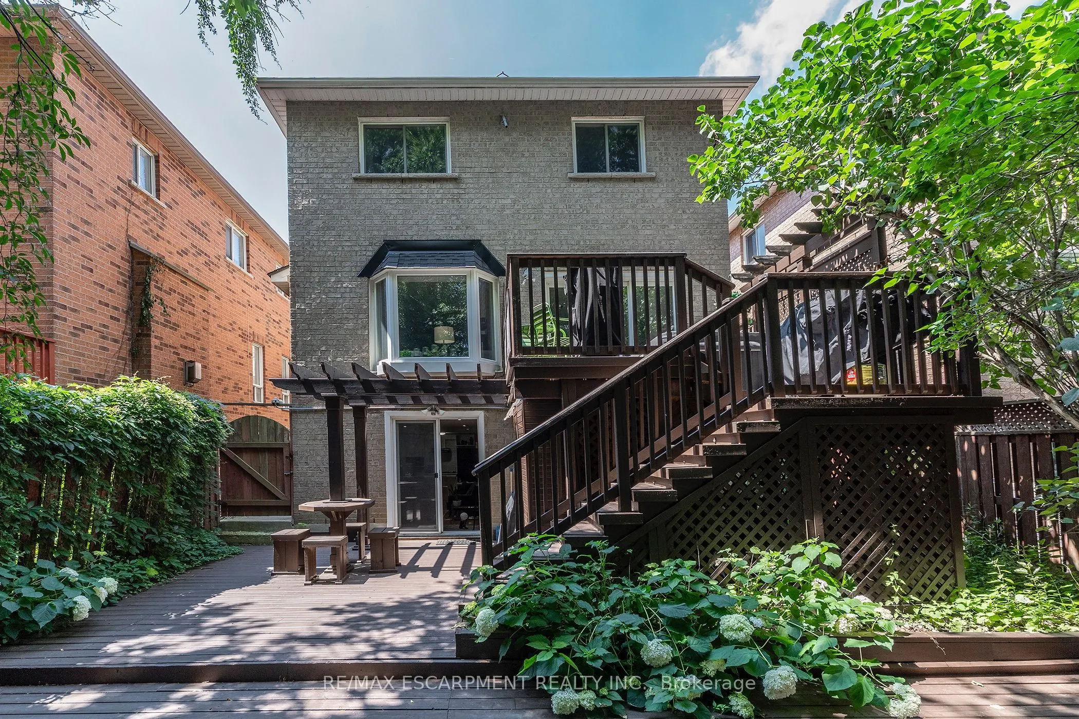 3770 Forest Bluff Crescent