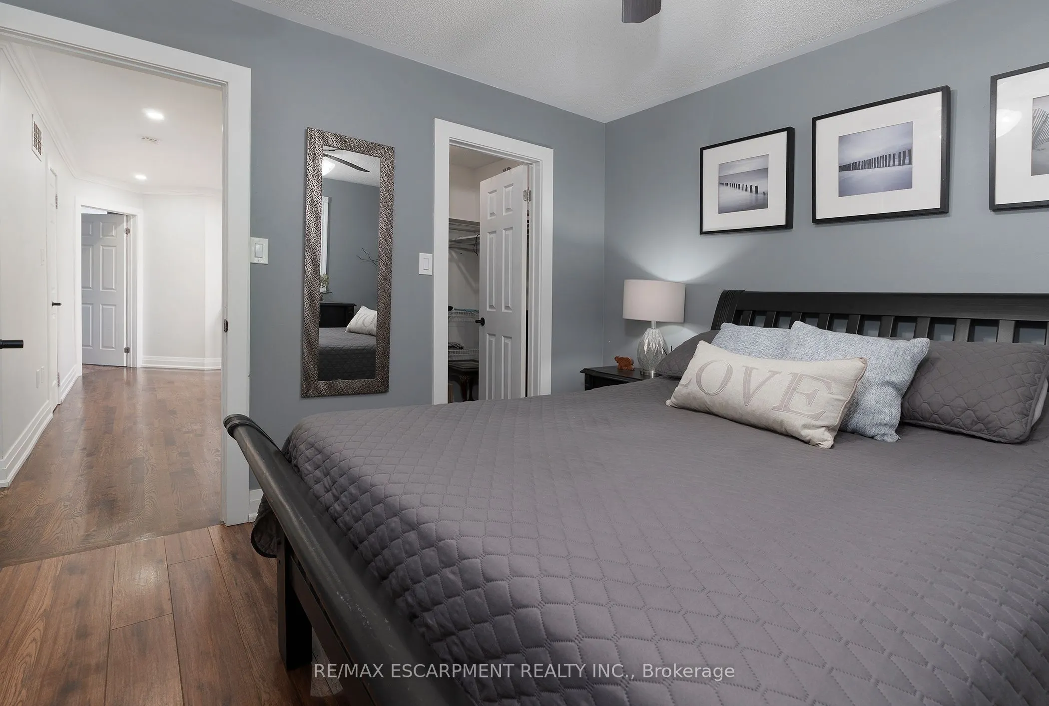 3770 Forest Bluff Crescent