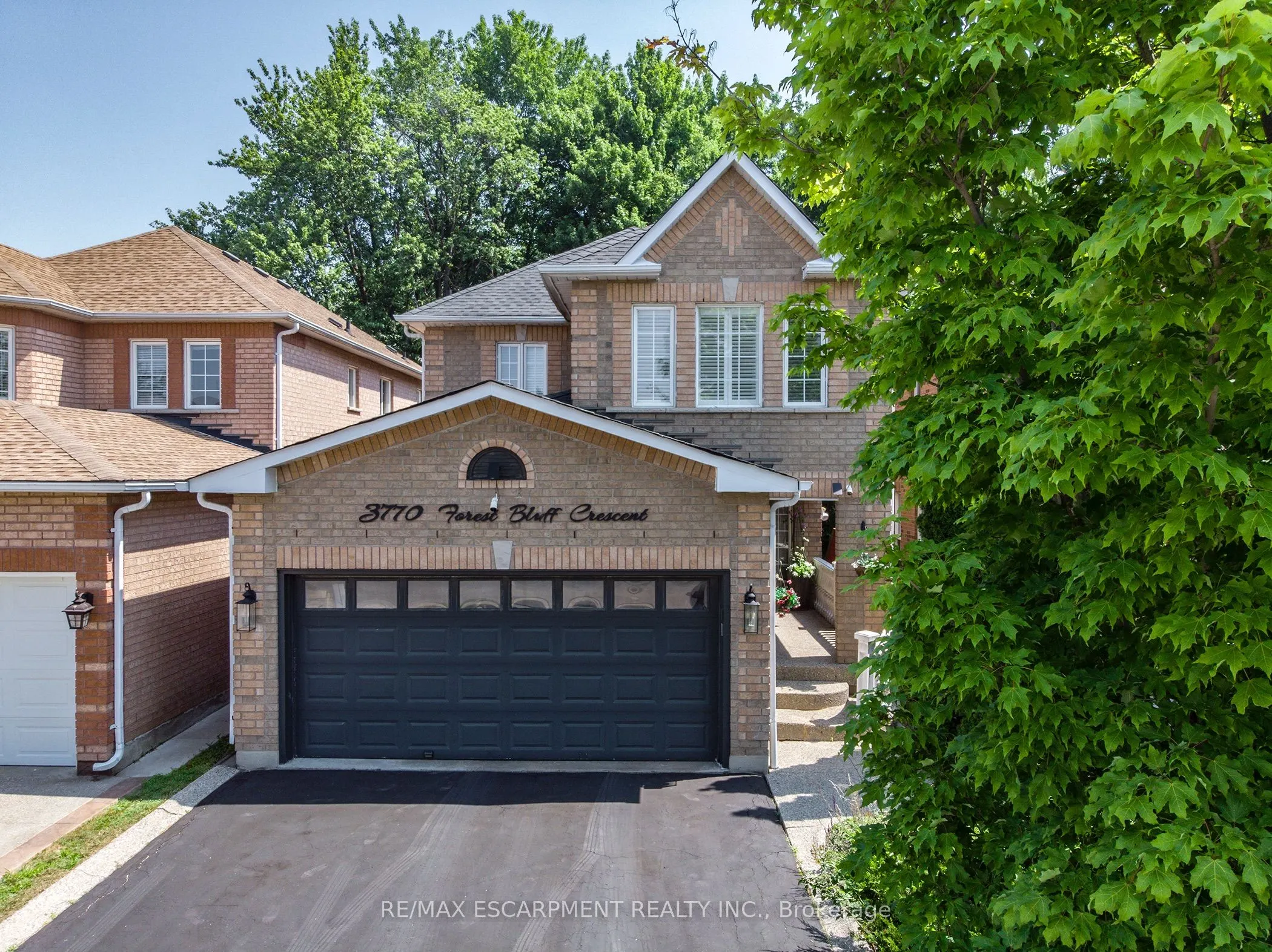 3770 Forest Bluff Crescent