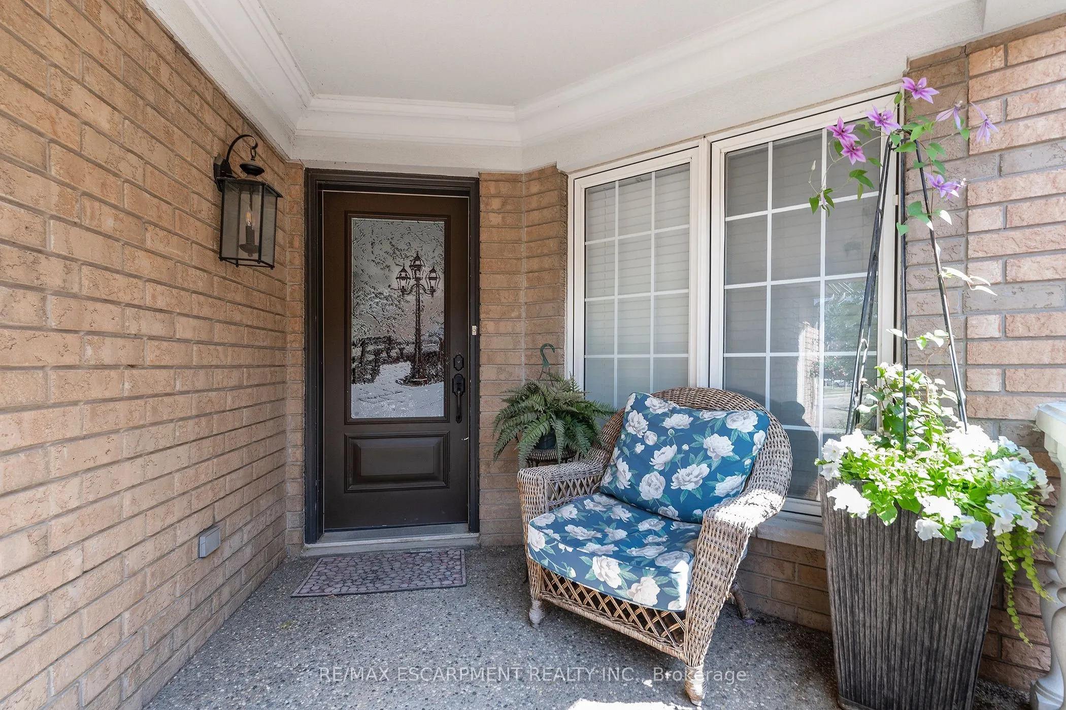 3770 Forest Bluff Crescent