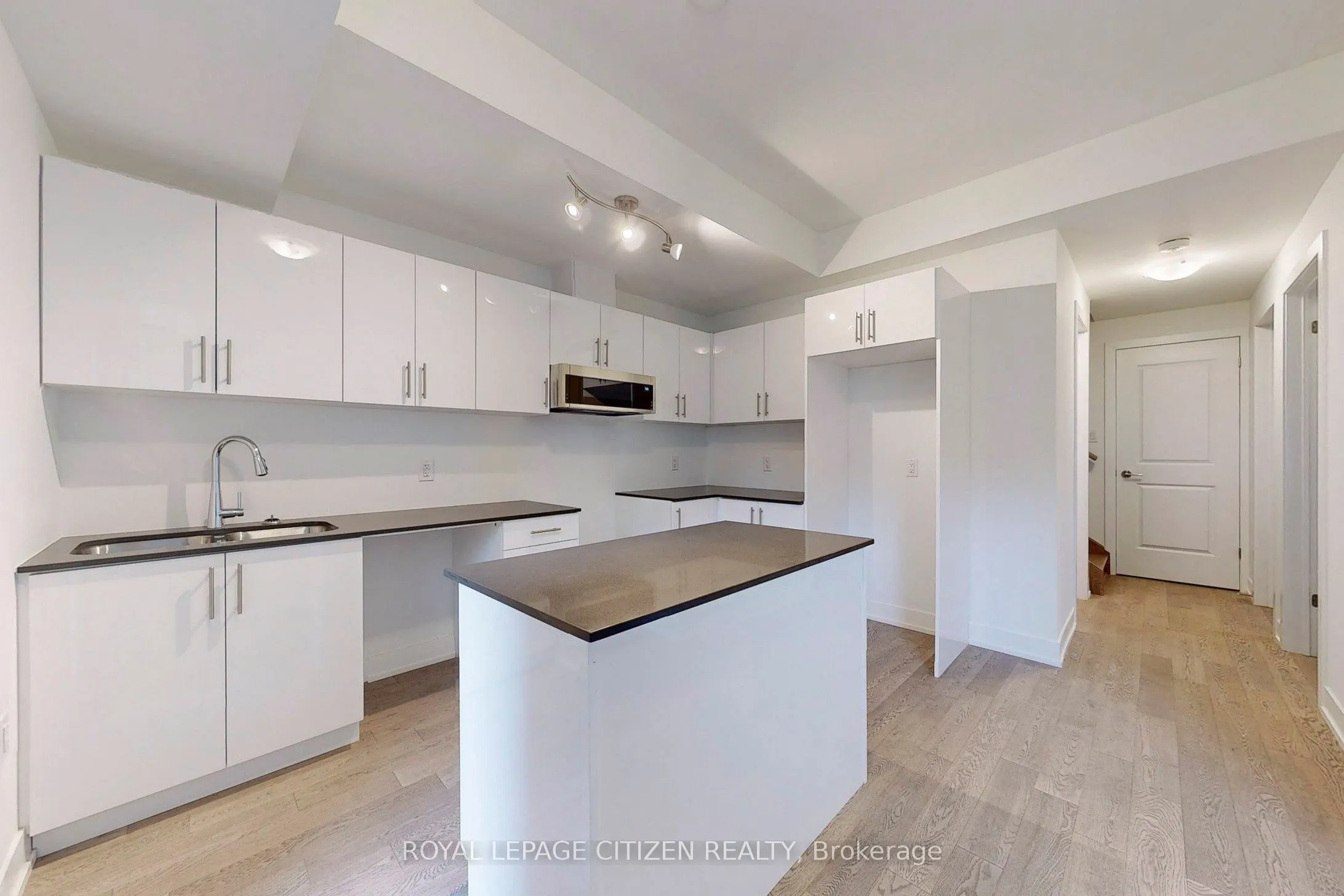 1075 Douglas Mccurdy Comm, #147
