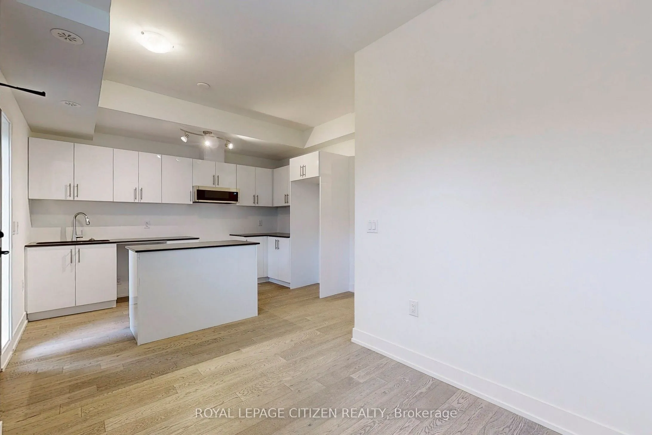 1075 Douglas Mccurdy Comm, #147