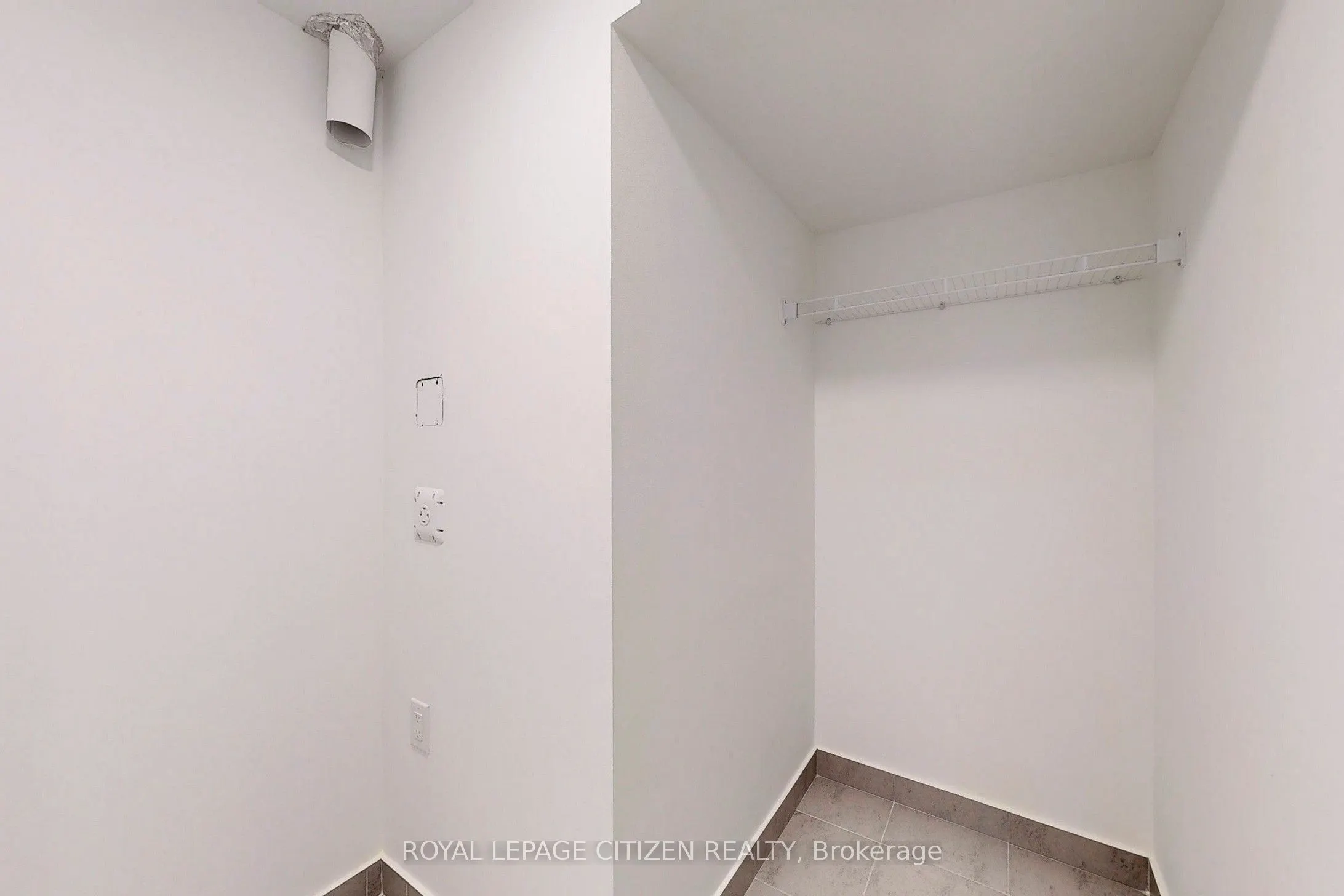 1075 Douglas Mccurdy Comm, #147