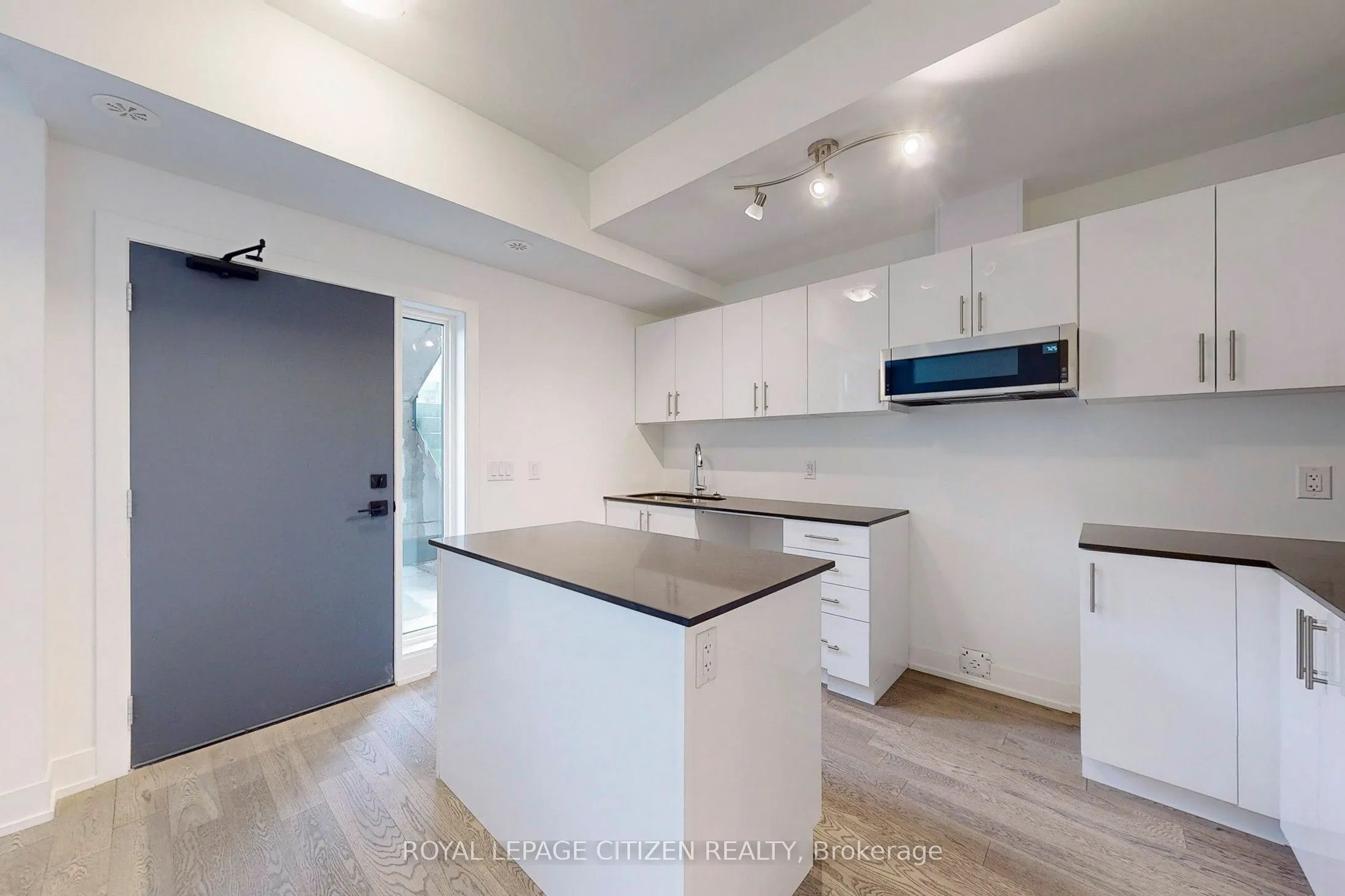 1075 Douglas Mccurdy Comm, #147