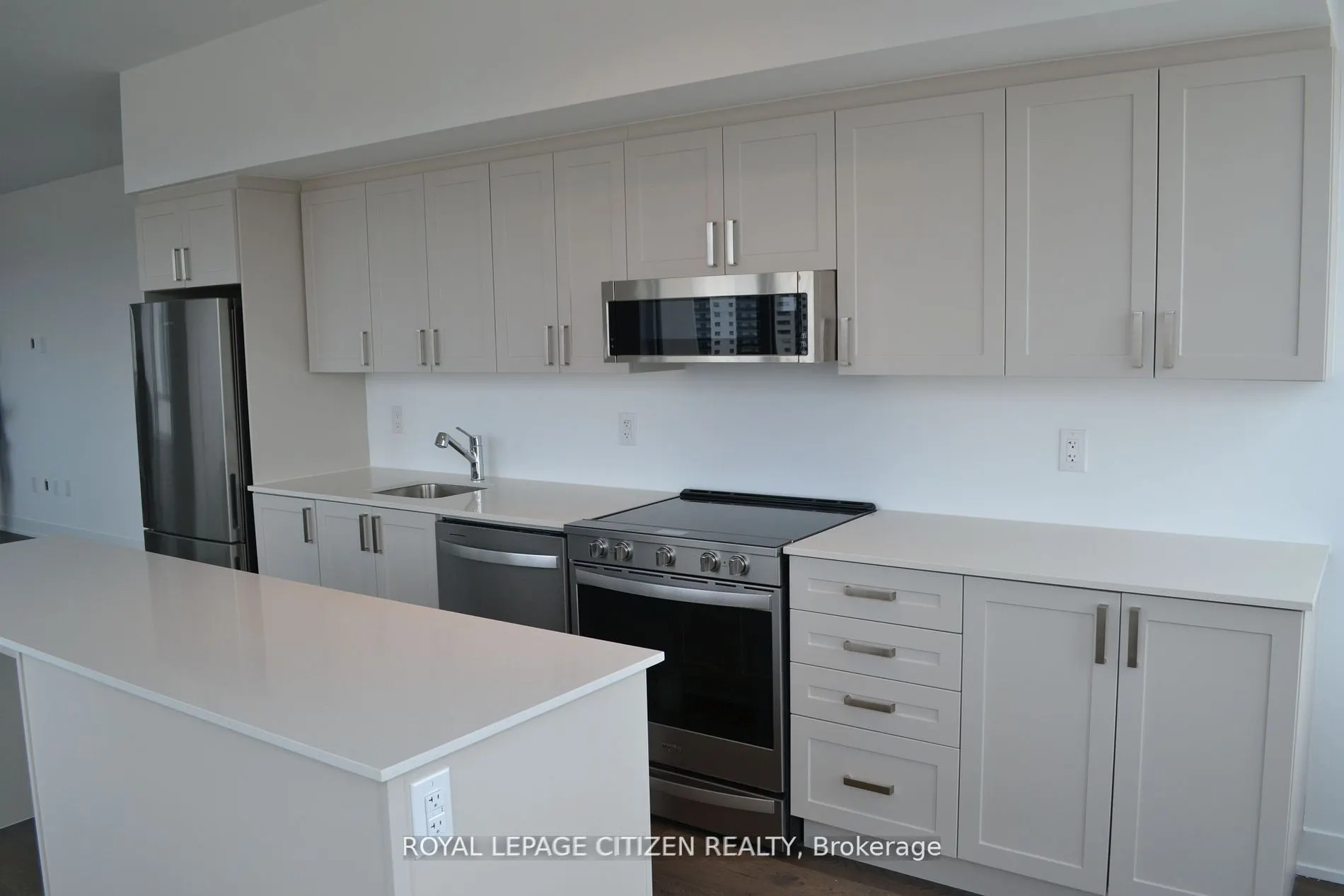 1063 Douglas McCurdy Comm, #907