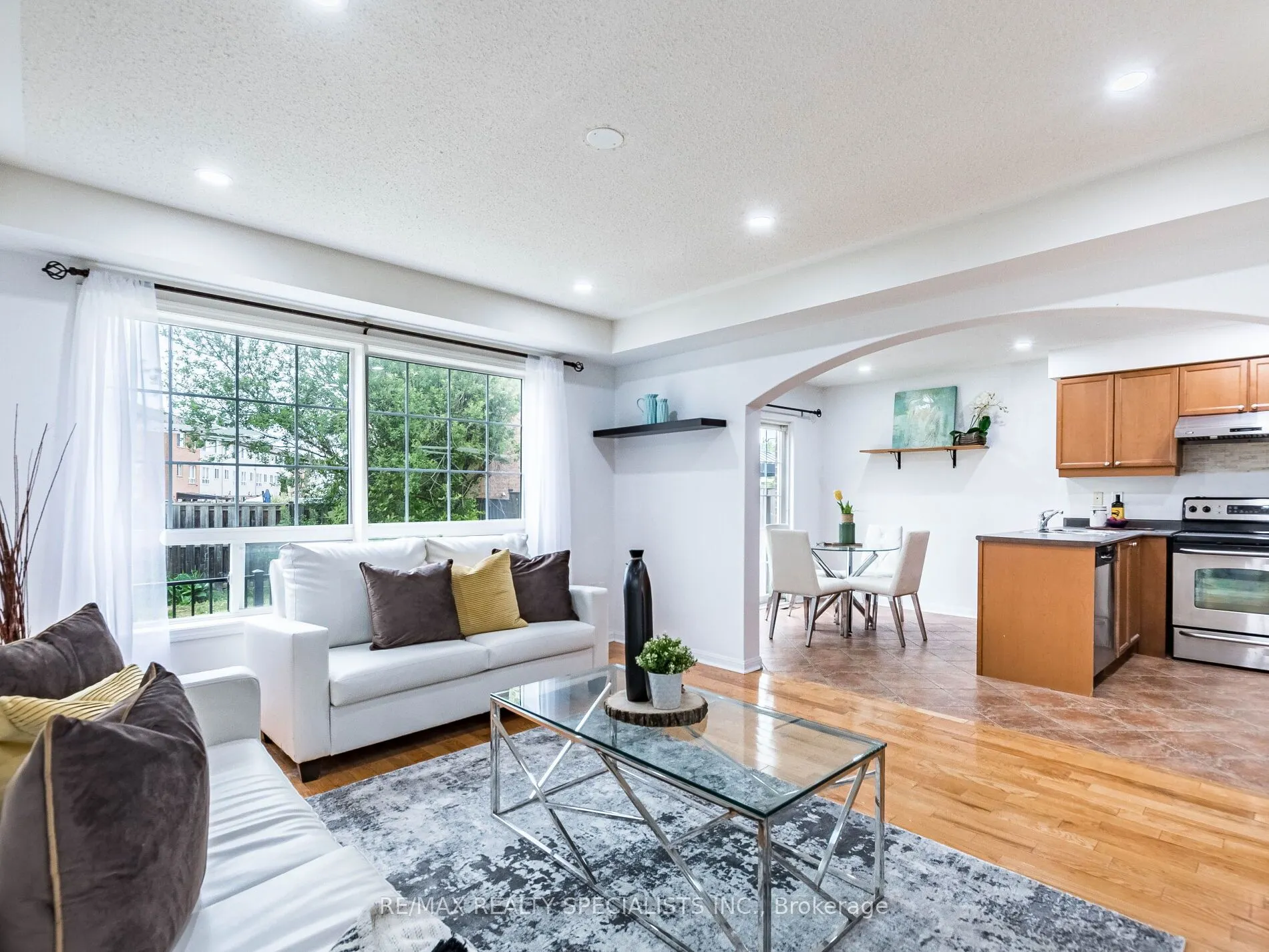 105 DECKER HOLLOW Circle