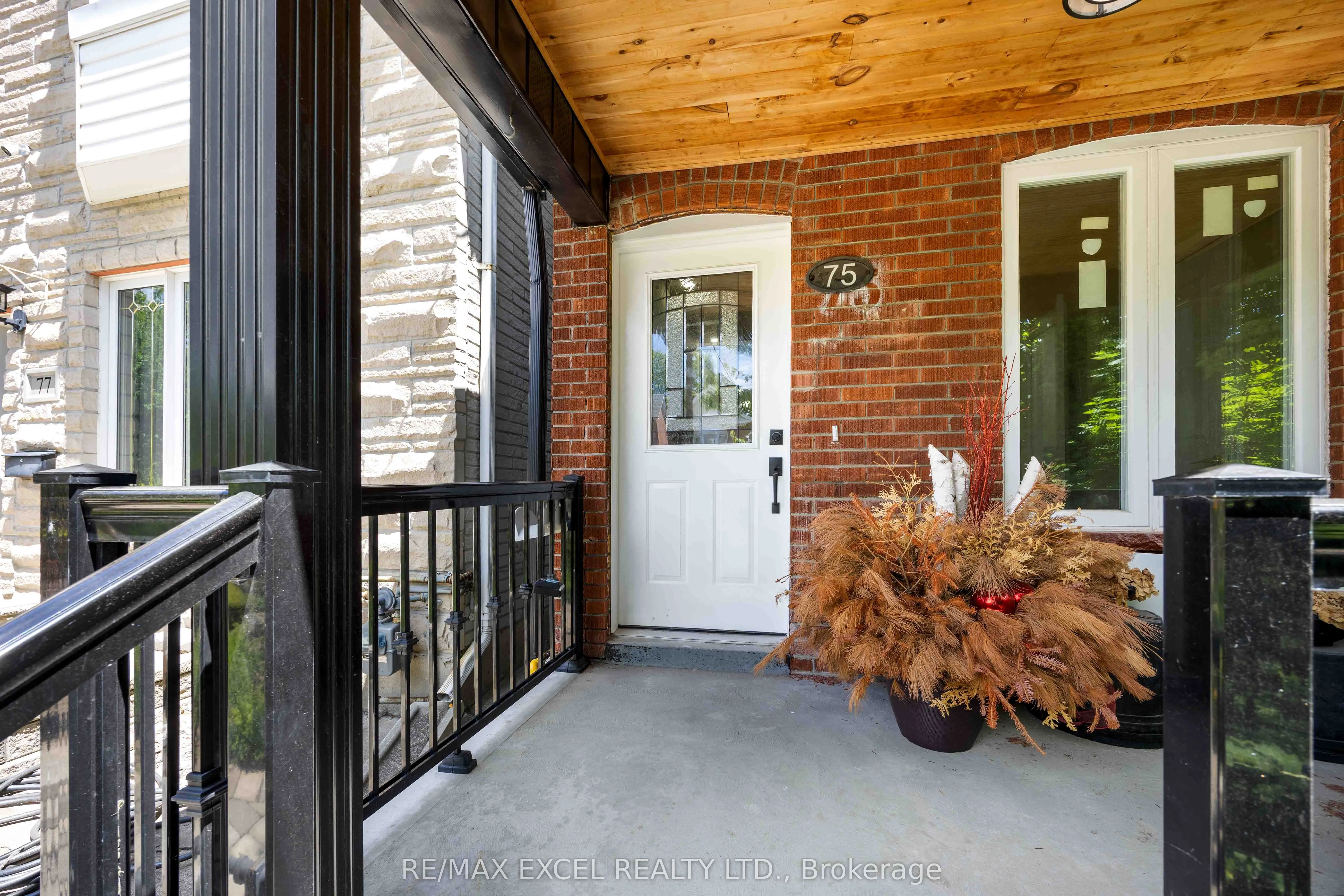 75 Harvie Avenue