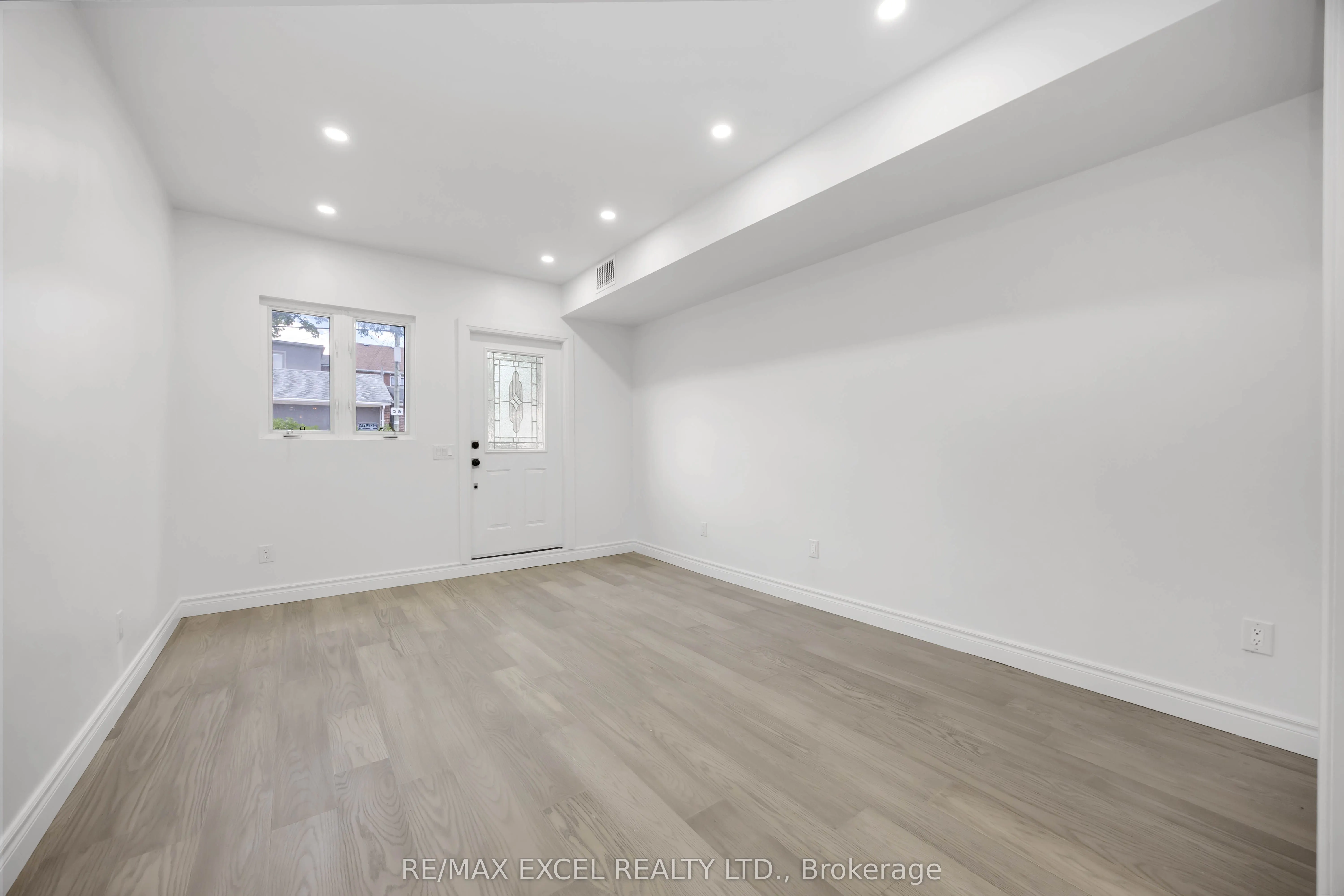 75 Harvie Avenue
