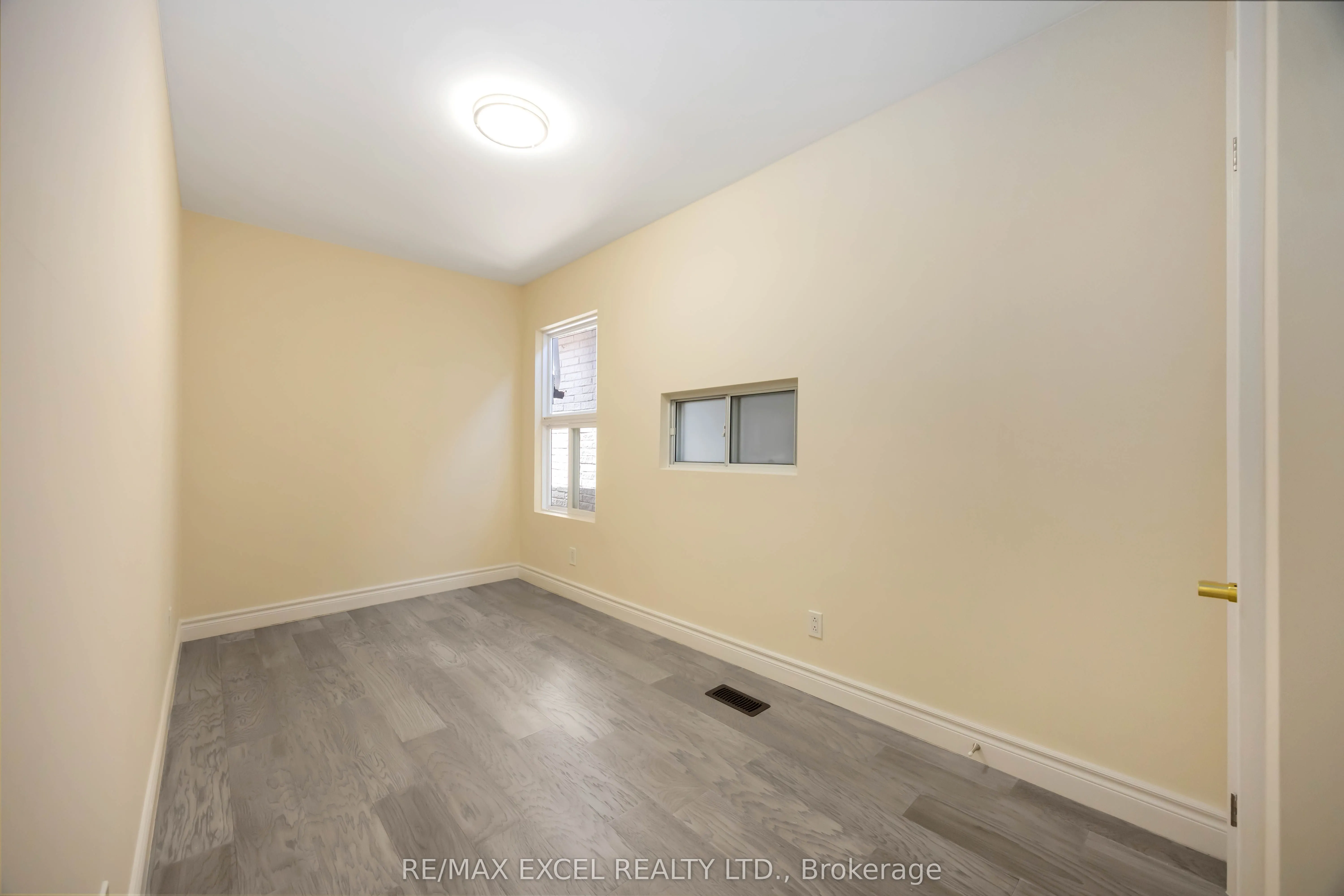 75 Harvie Avenue