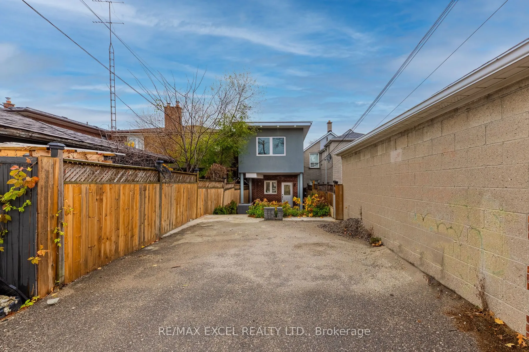75 Harvie Avenue