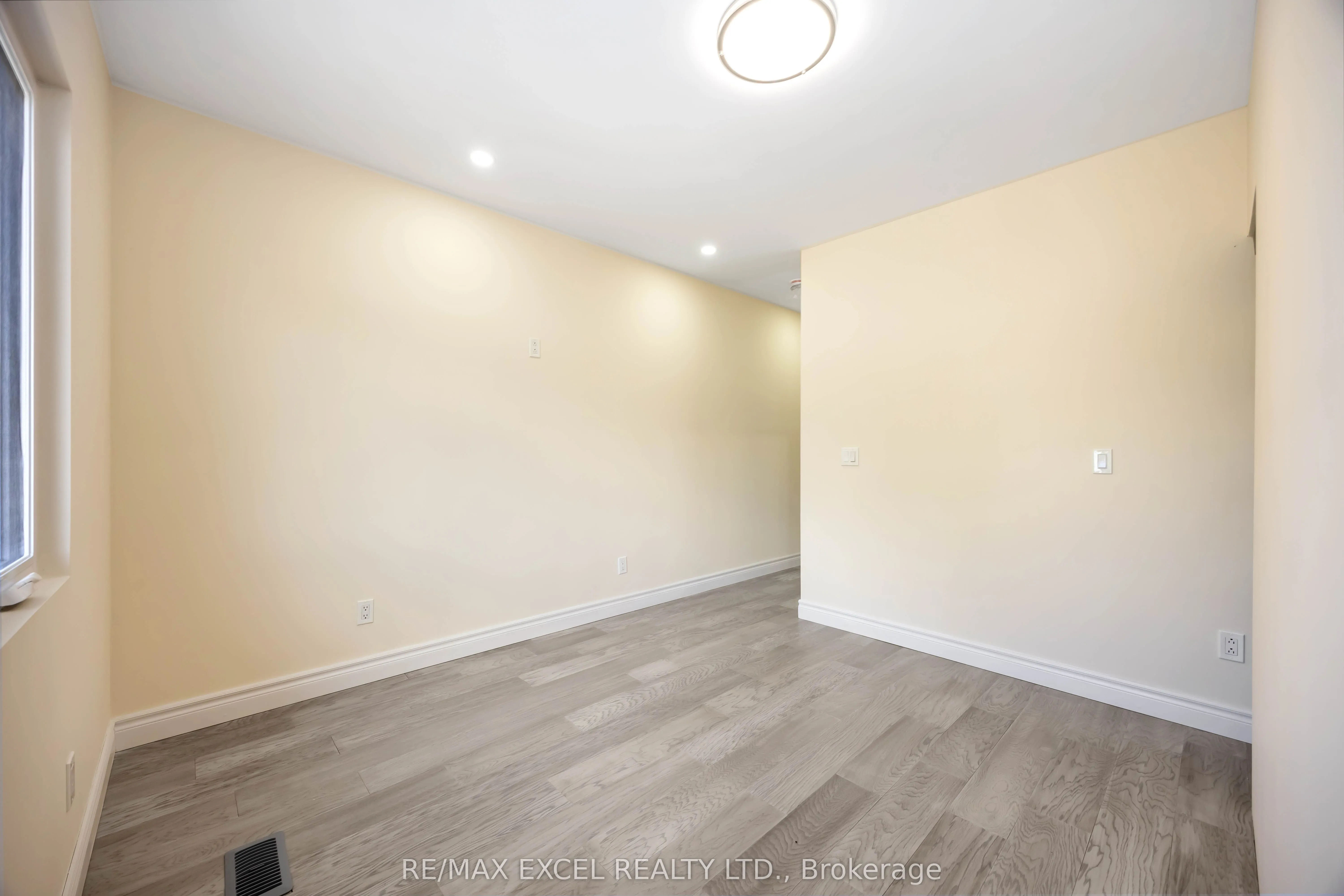 75 Harvie Avenue