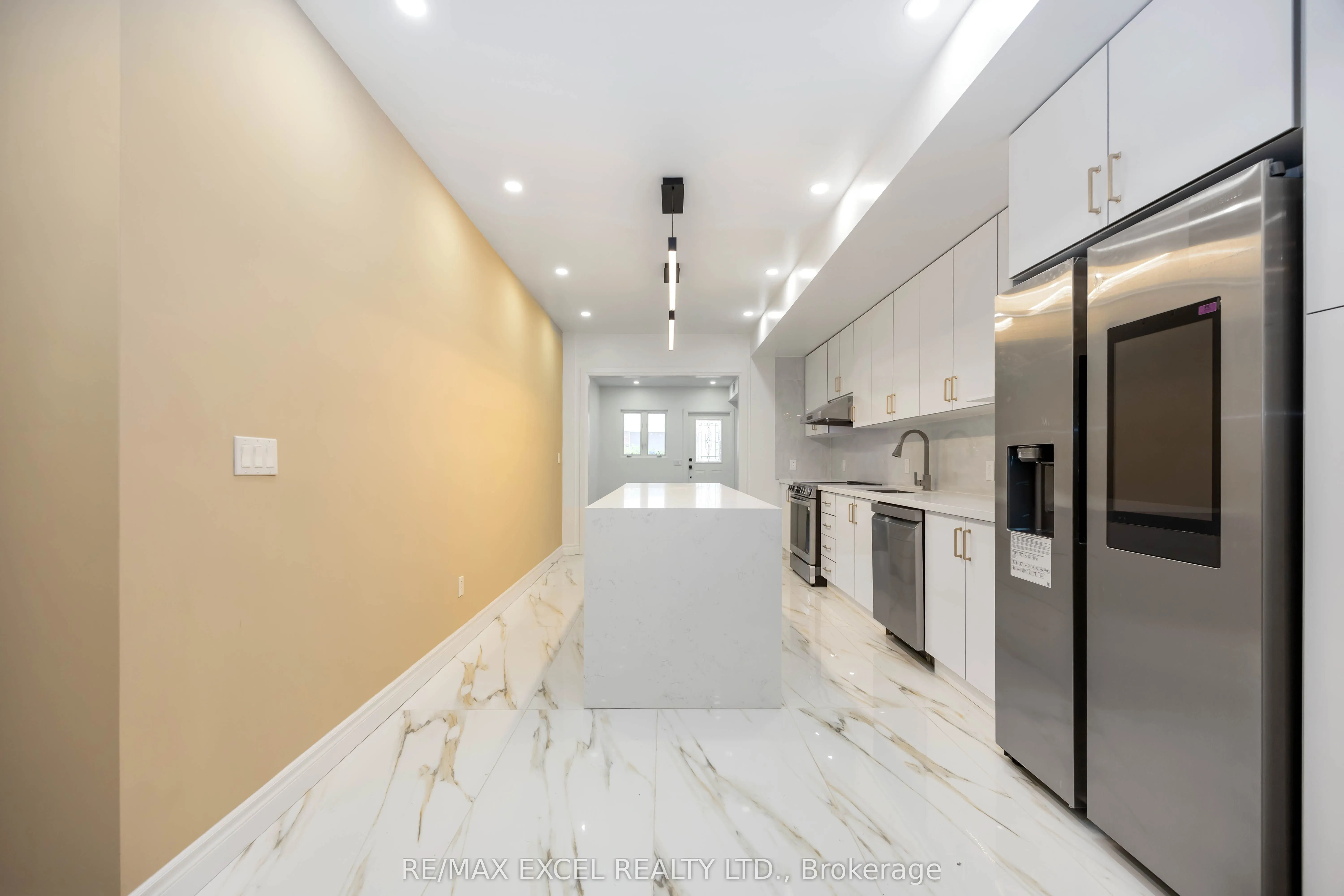 75 Harvie Avenue