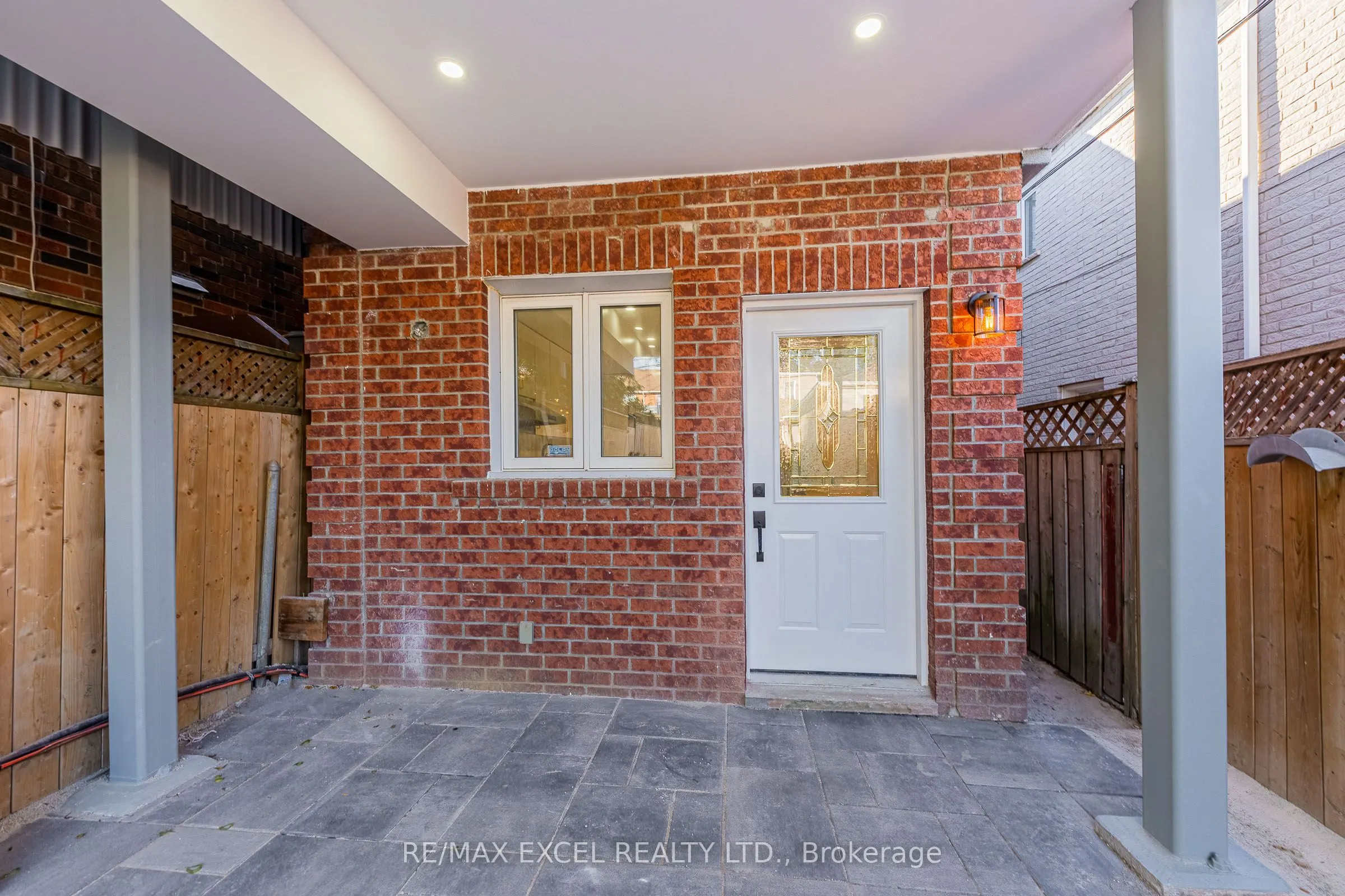 75 Harvie Avenue