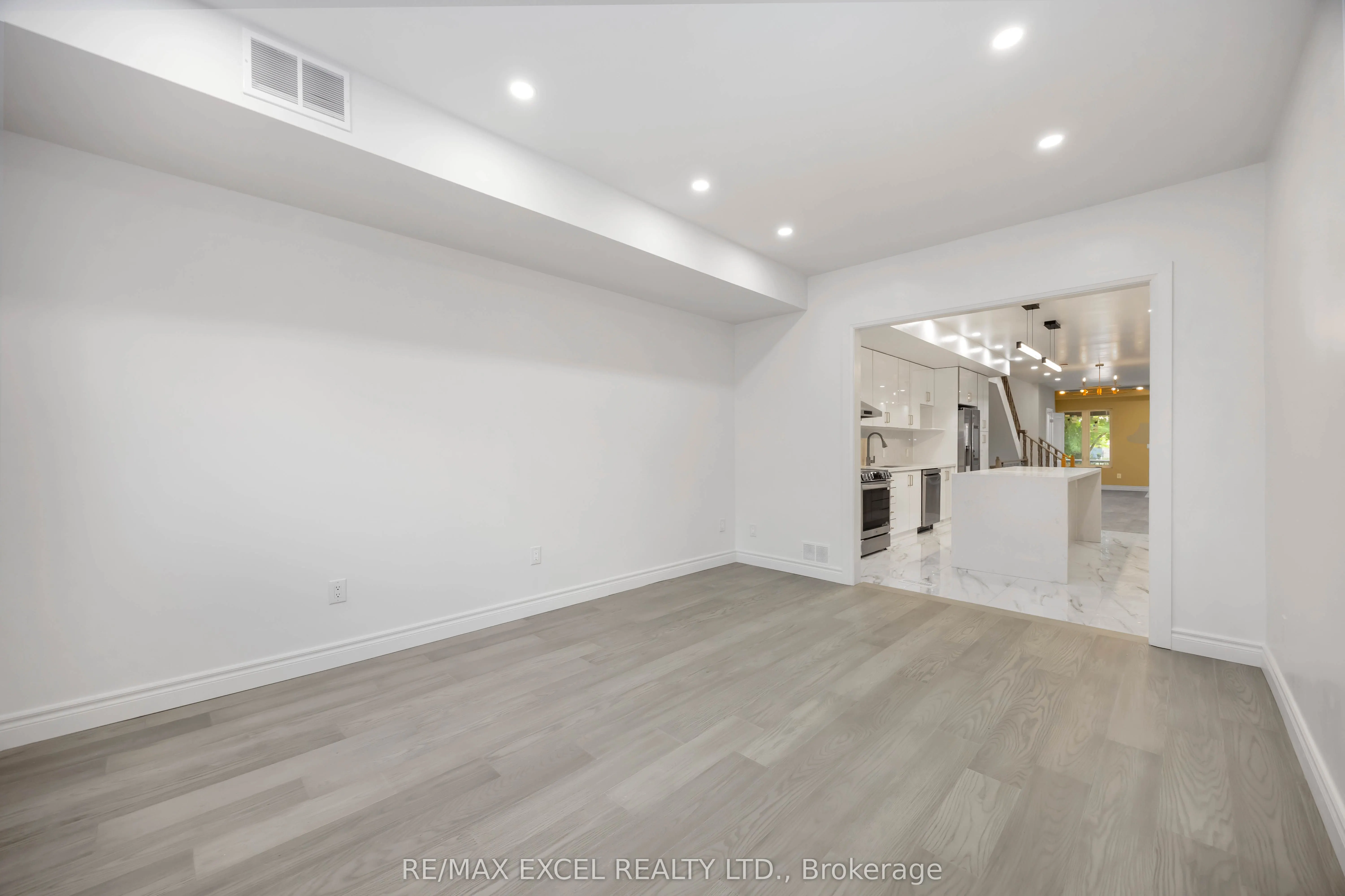 75 Harvie Avenue