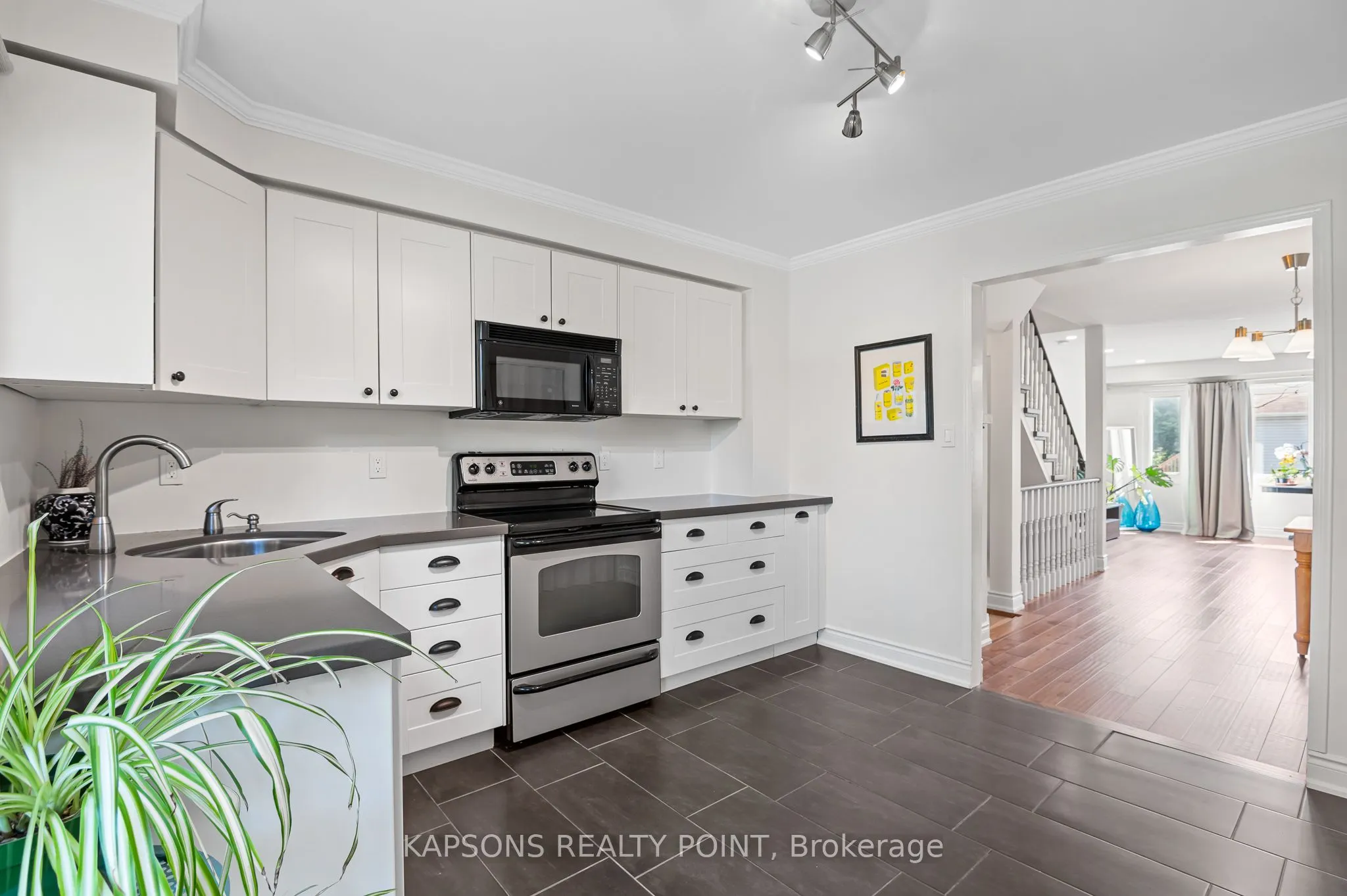 1255 Woodhill Court
