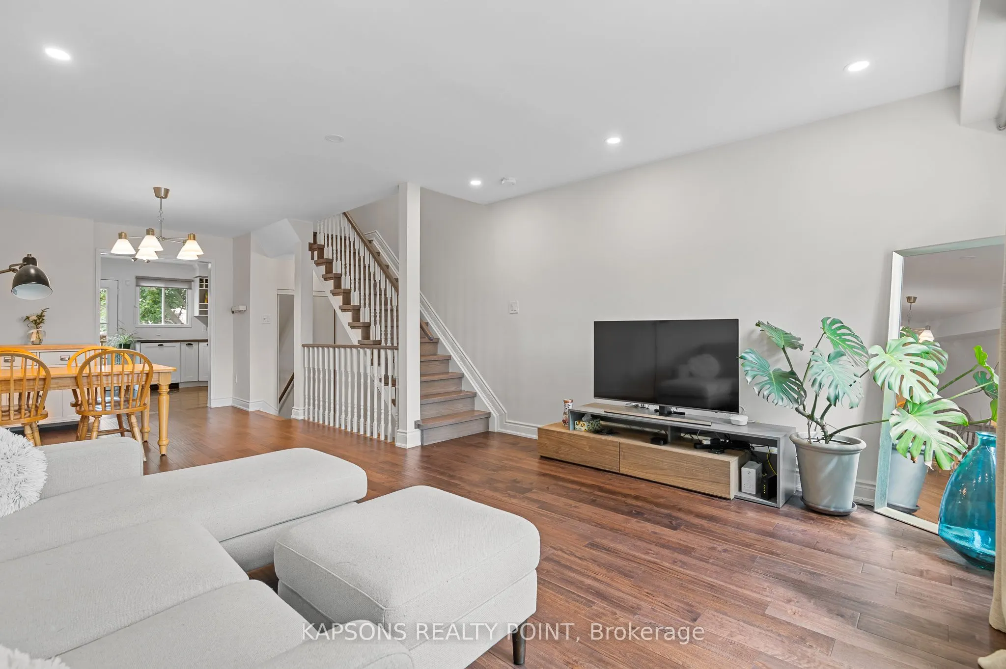 1255 Woodhill Court