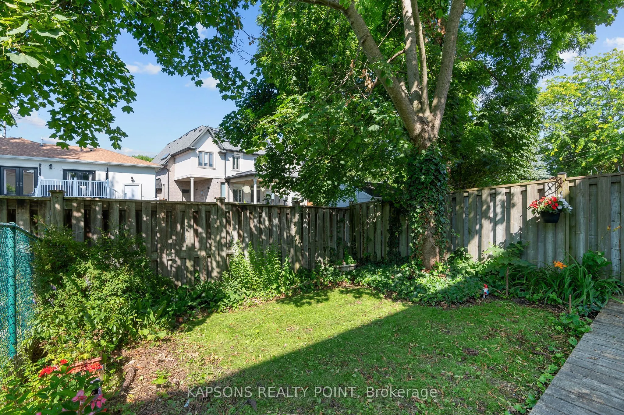 1255 Woodhill Court
