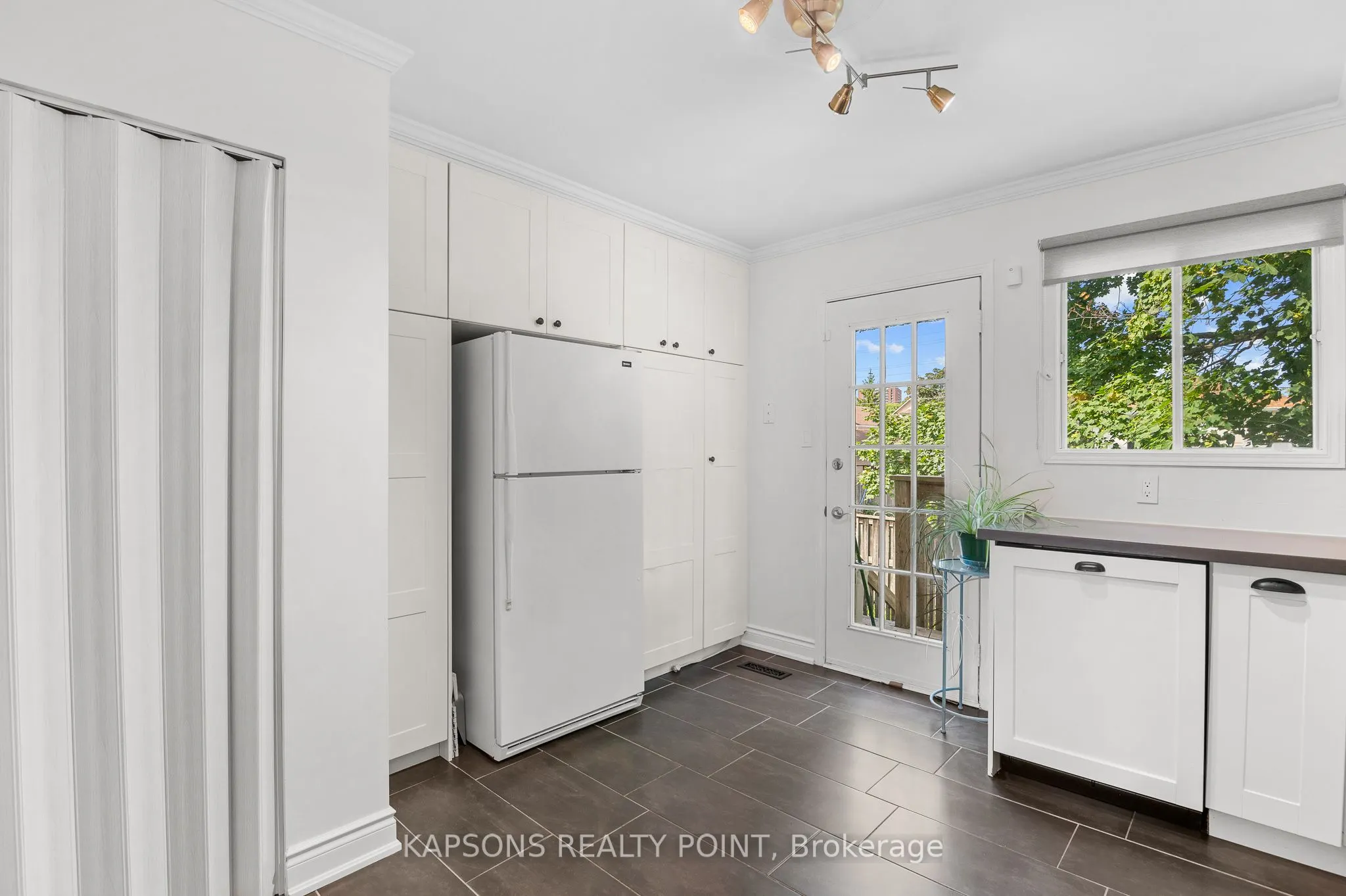 1255 Woodhill Court