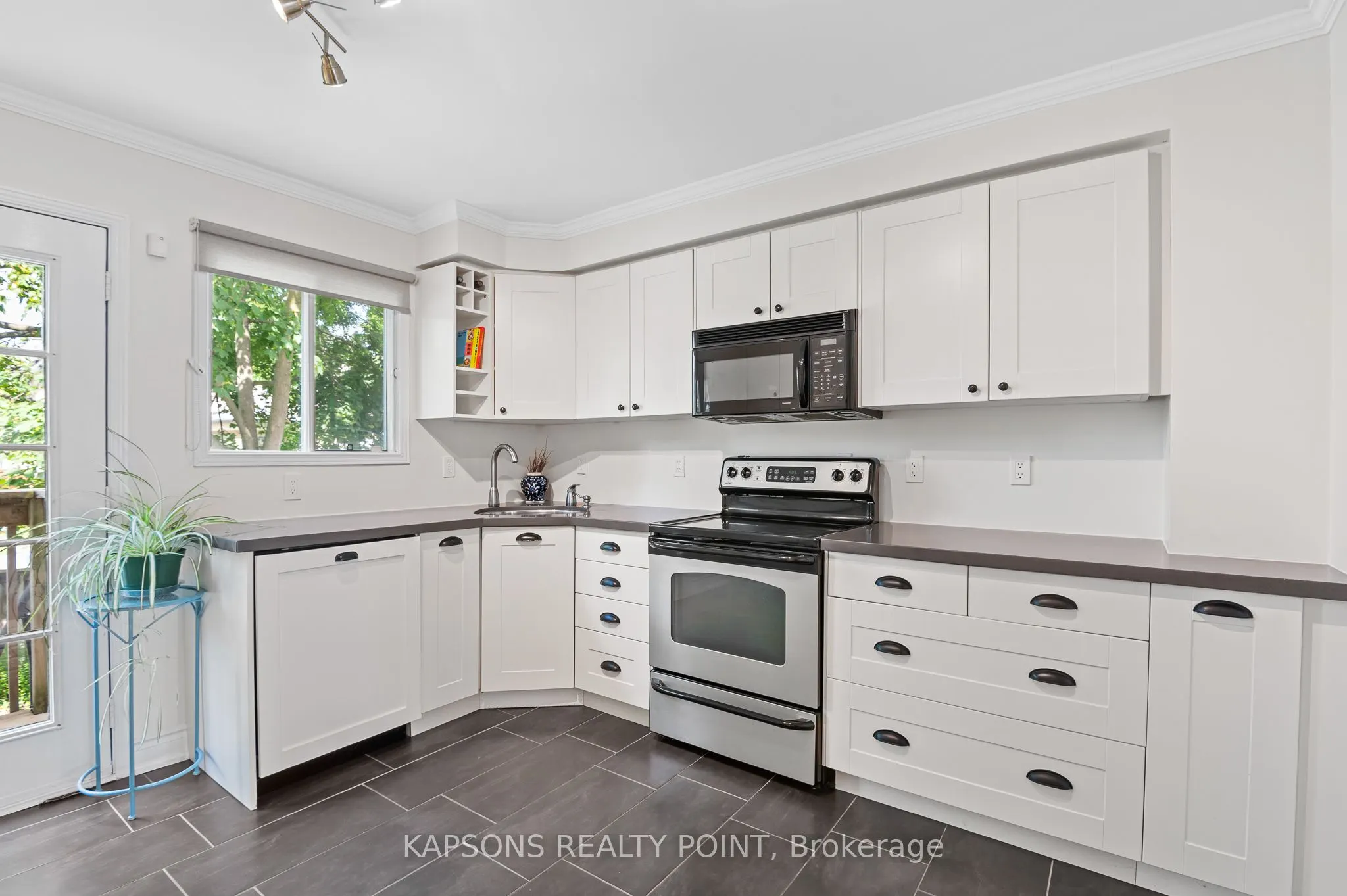 1255 Woodhill Court