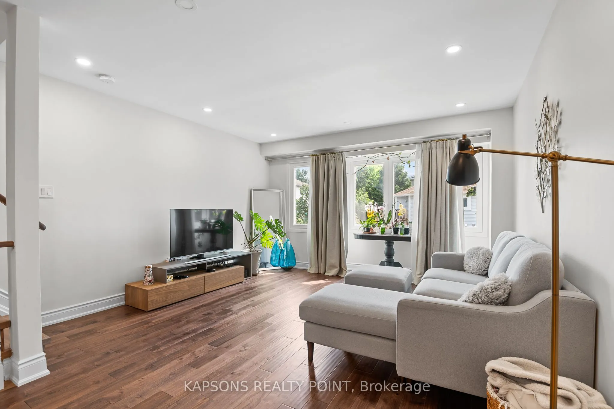 1255 Woodhill Court