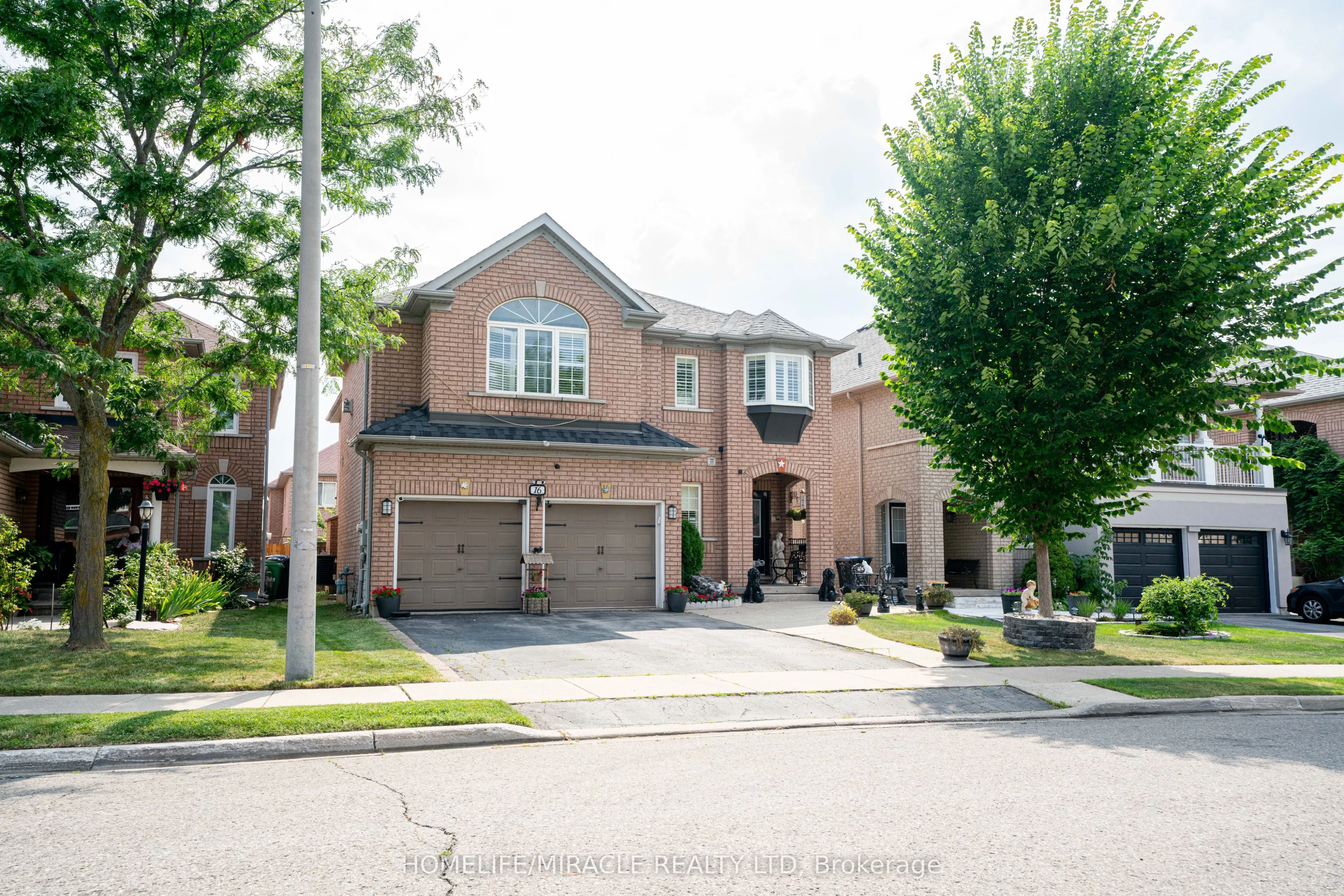16 Signet Court