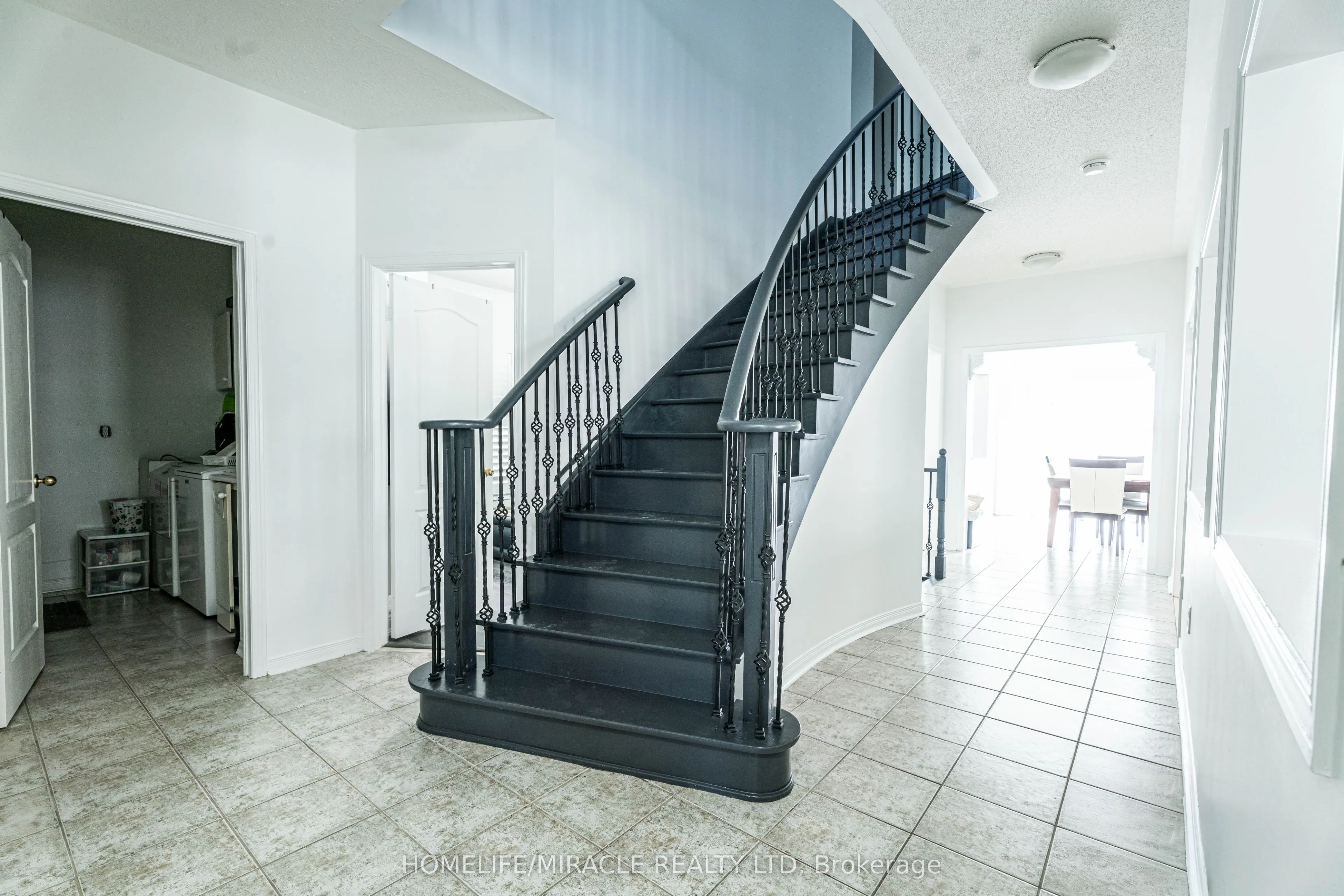 16 Signet Court