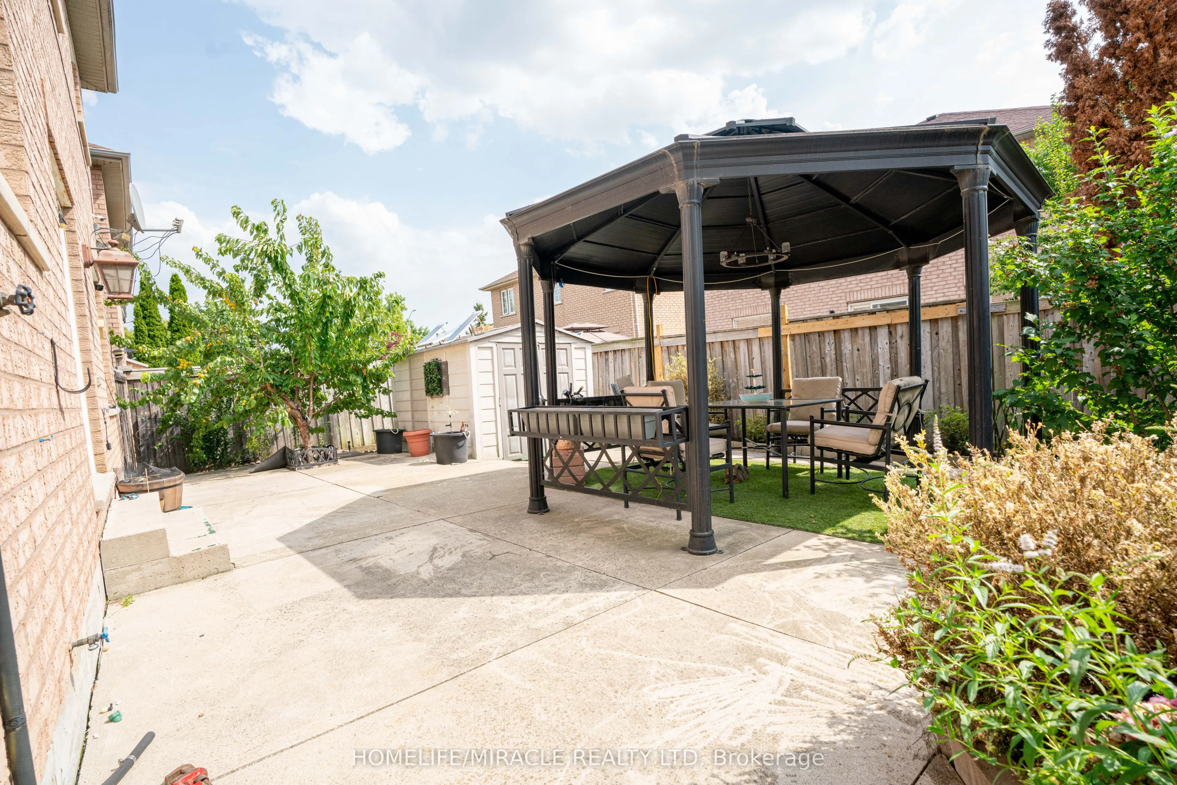 16 Signet Court