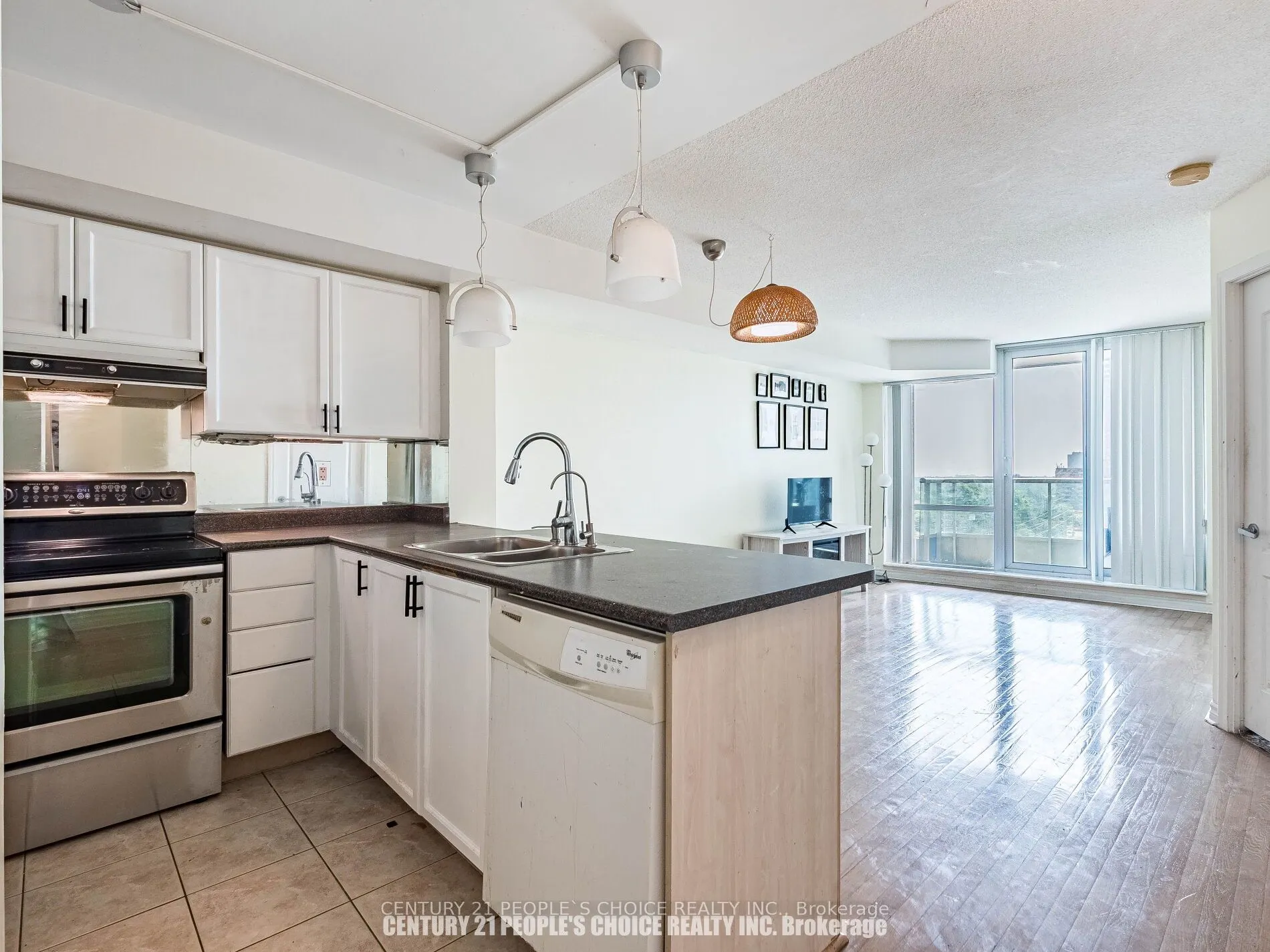 1 Elm Drive, #903