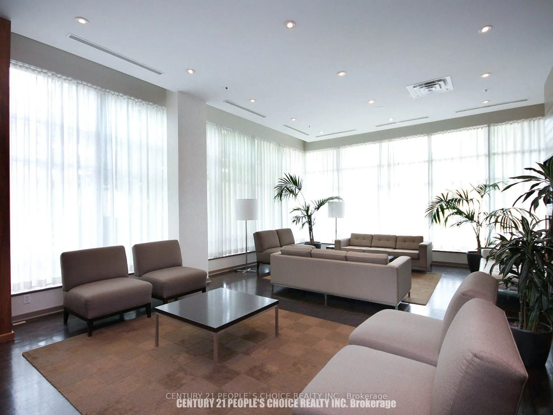 1 Elm Drive, #903