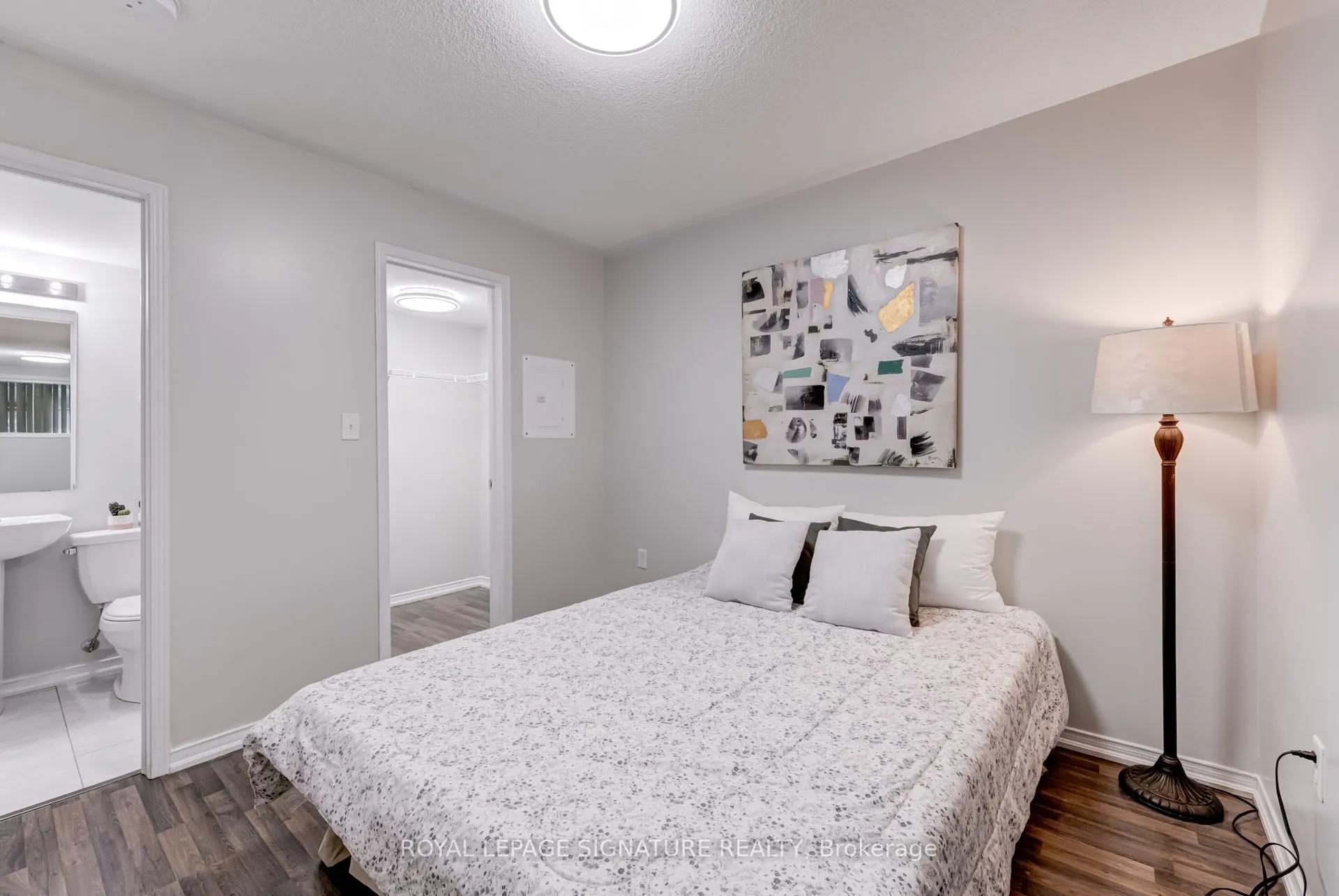 2492 Post Road, #19